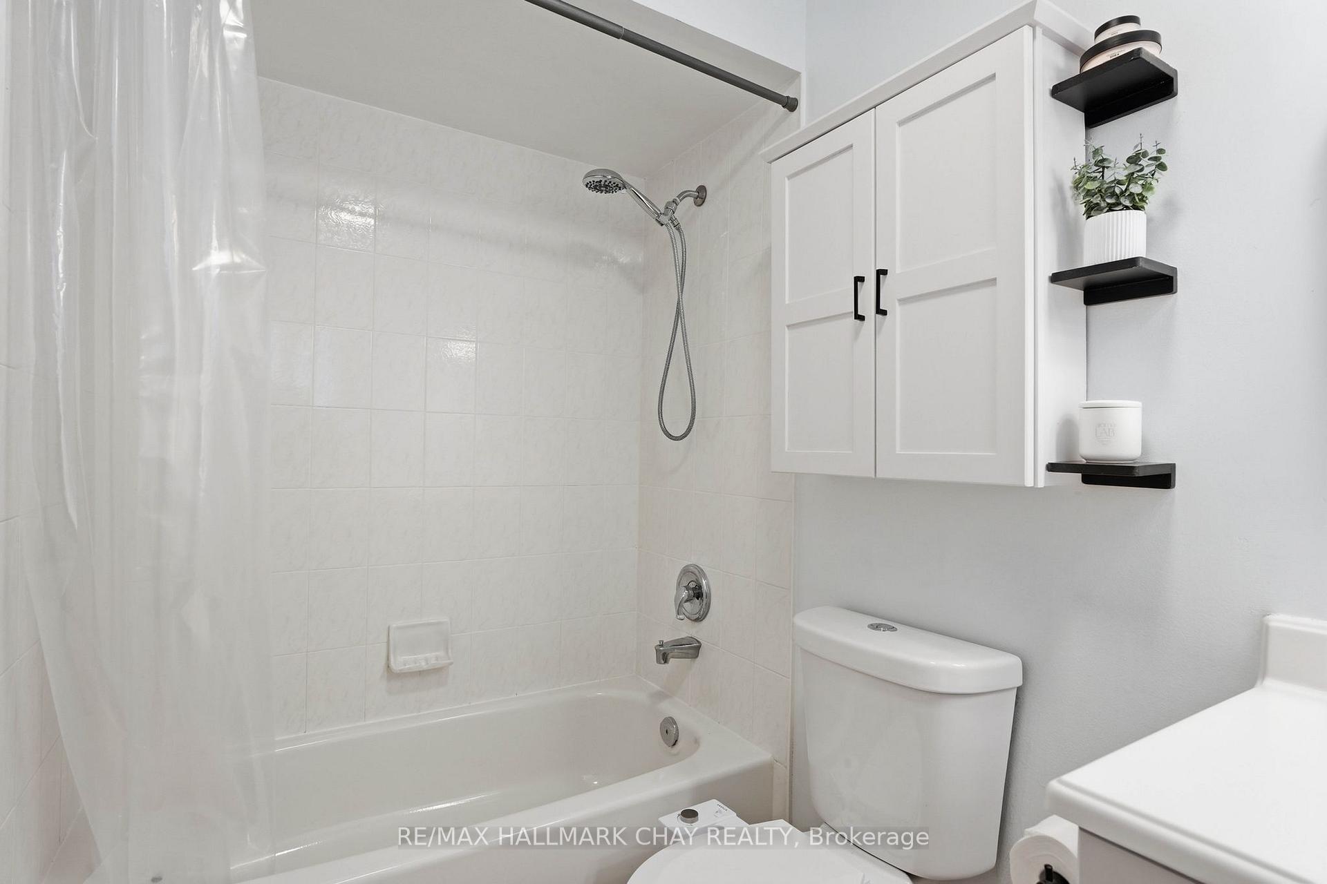 Photo 18 of 117 Brown Street, Barrie, Holly — HOMEH