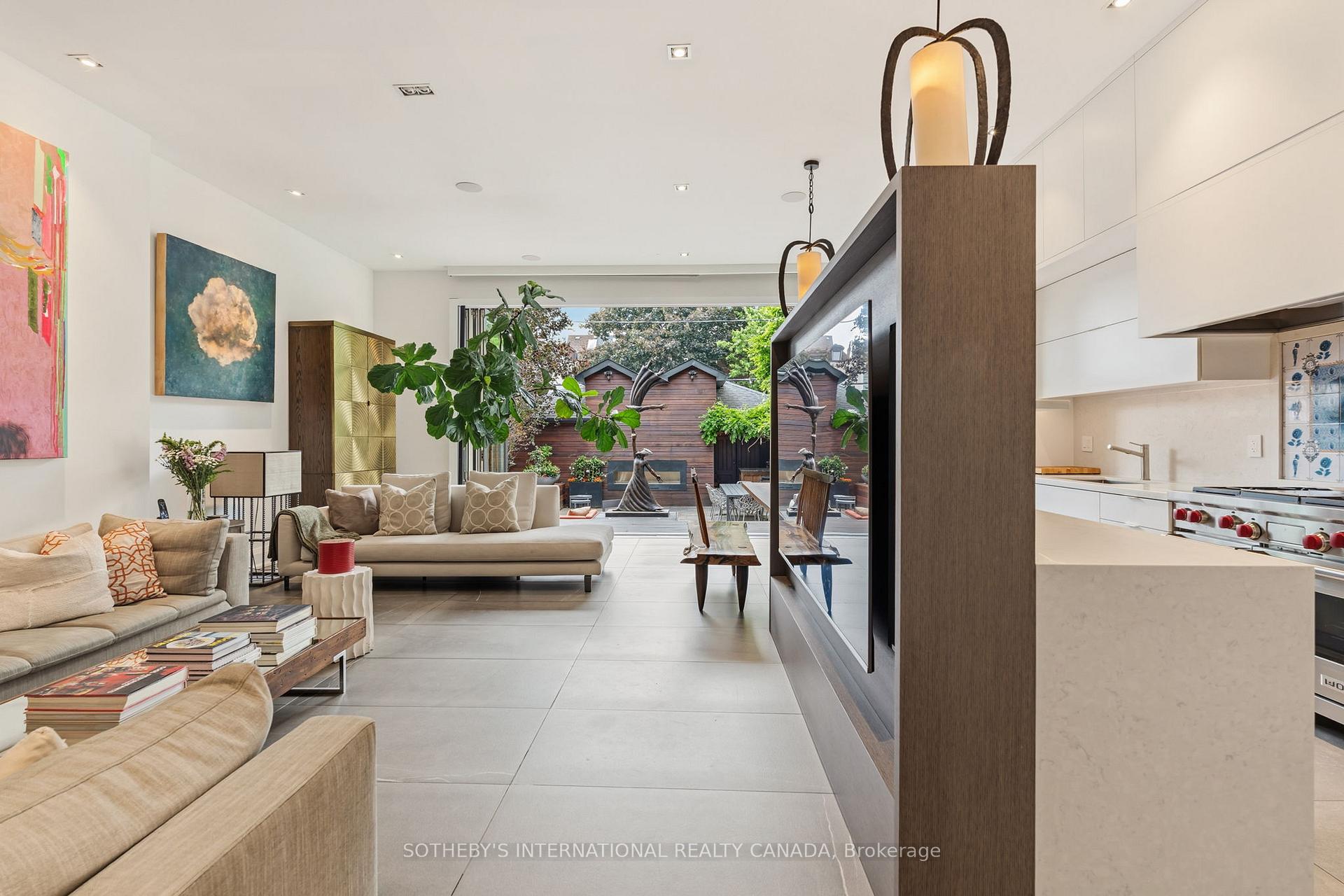 Photo 10 of 330 Palmerston Boulevard, Toronto, Palmerston-Little Italy — HOMEH