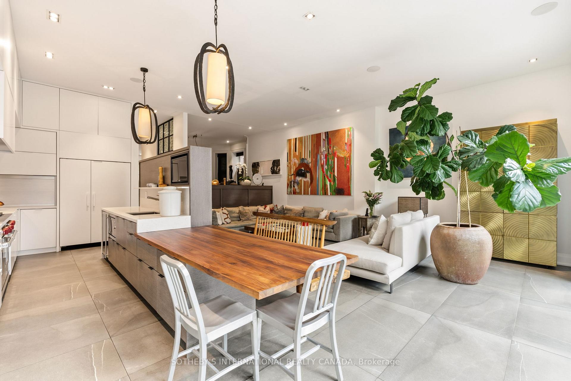 Photo 11 of 330 Palmerston Boulevard, Toronto, Palmerston-Little Italy — HOMEH