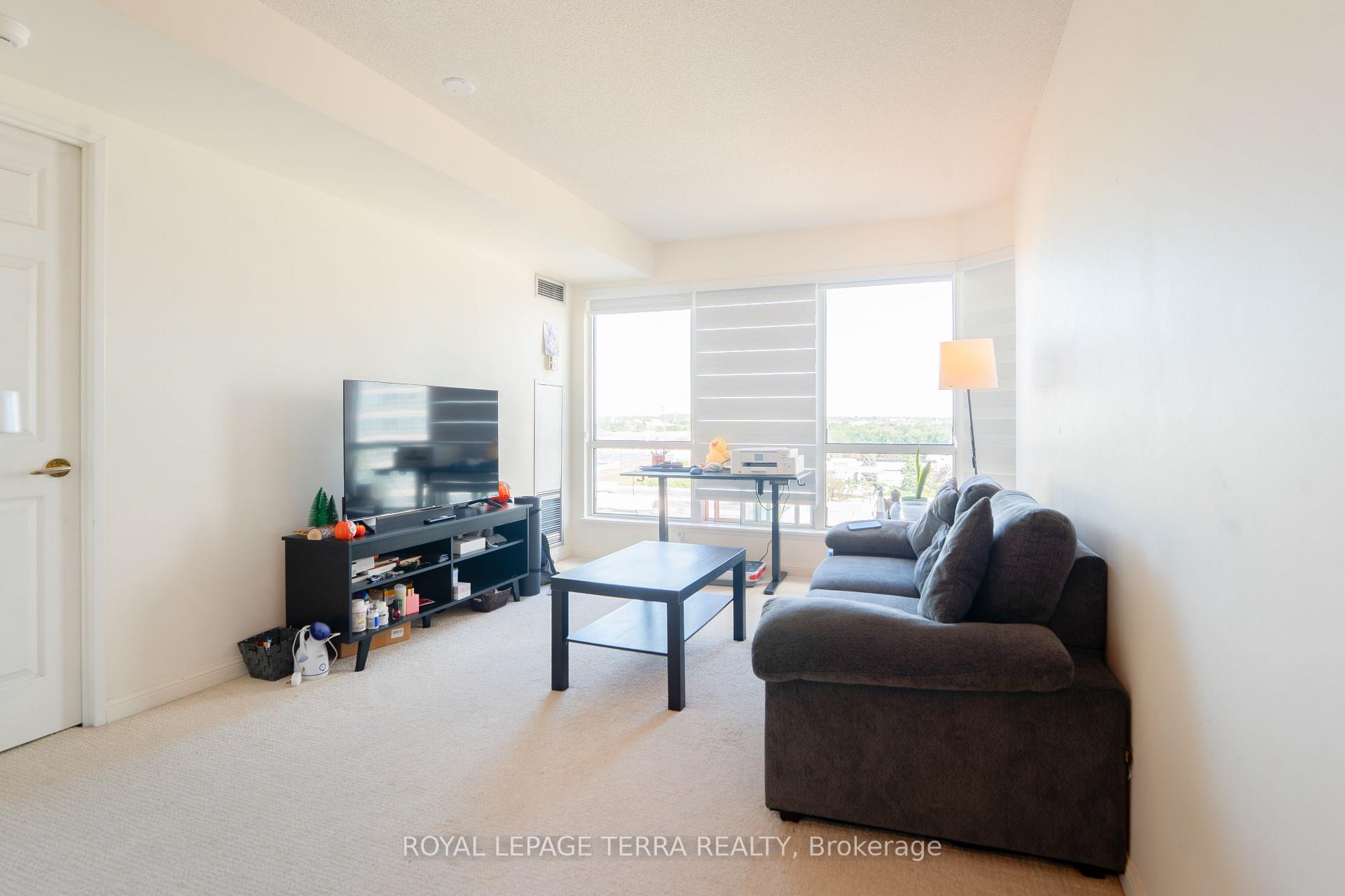 Photo 2 of Unit 915, 8 Lee Centre Drive, Scarborough, Woburn — HOMEH