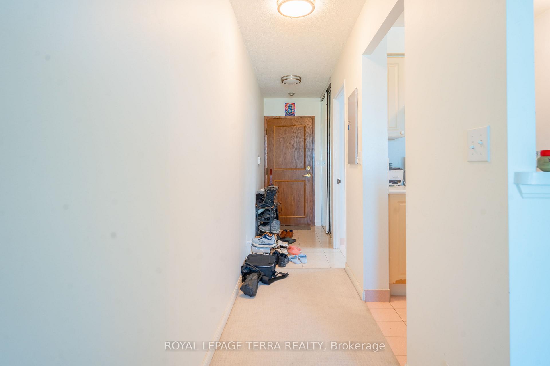 Photo 10 of Unit 915, 8 Lee Centre Drive, Scarborough, Woburn — HOMEH