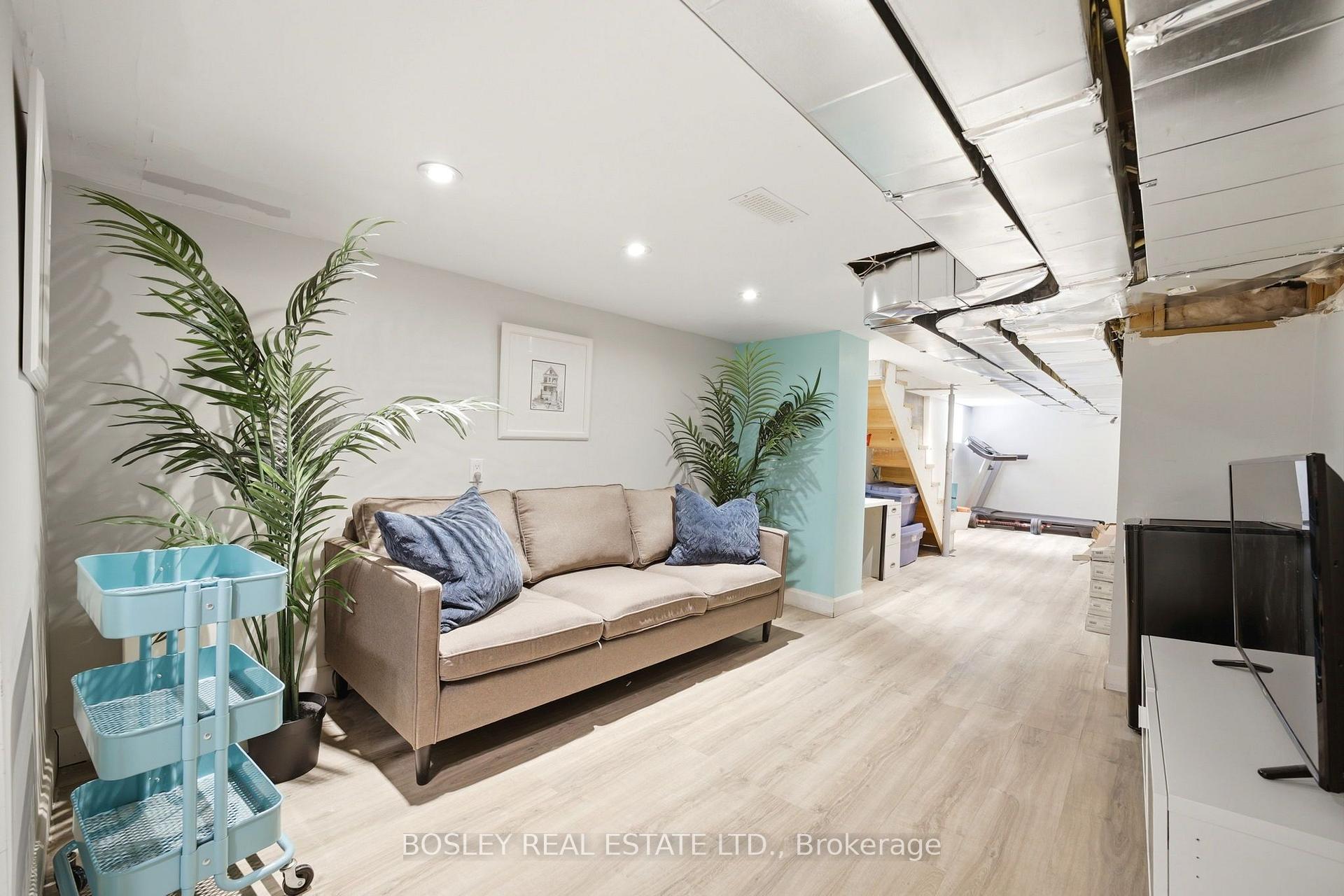 Photo 32 of 43 Gilbert Avenue, Toronto, Corso Italia-Davenport — HOMEH