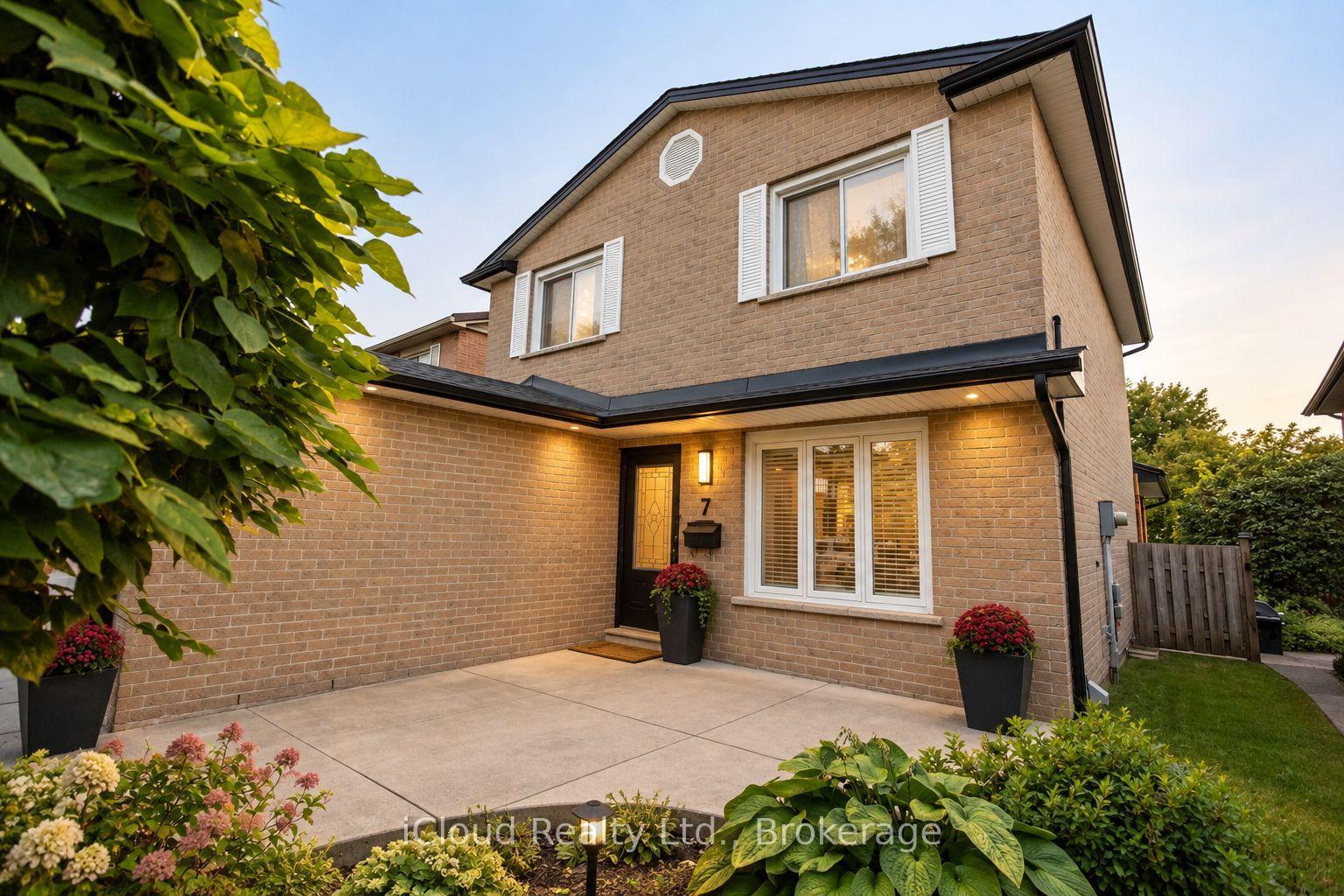 Photo 2 of 7 Drakes Drive, Hamilton, Lakeshore — HOMEH