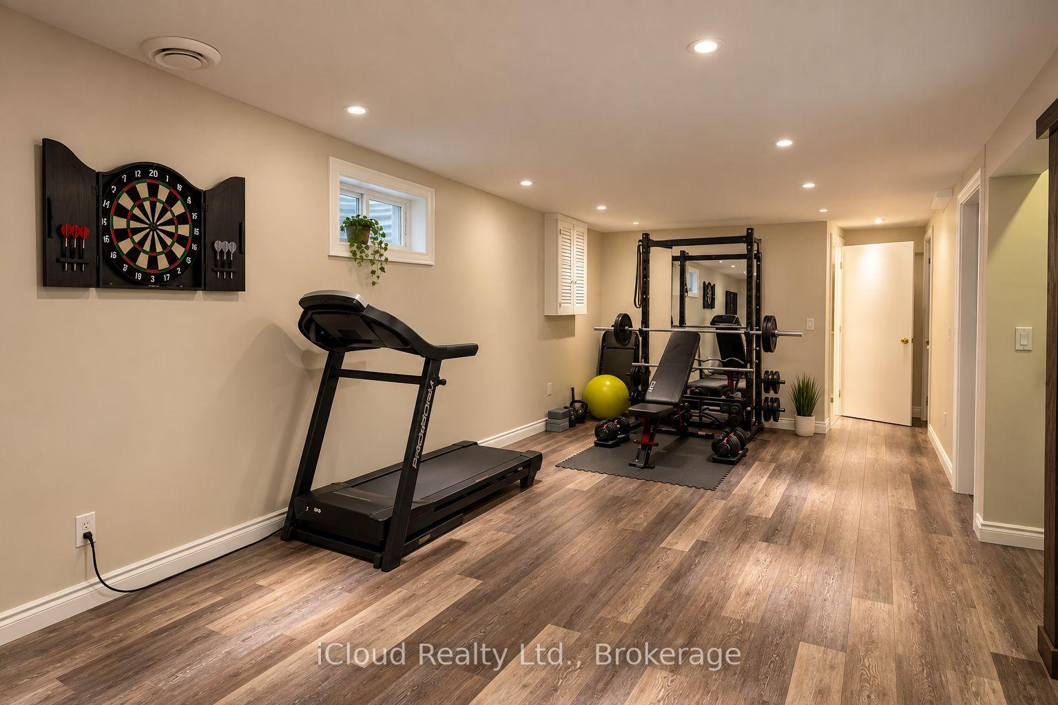 Photo 8 of 7 Drakes Drive, Hamilton, Lakeshore — HOMEH