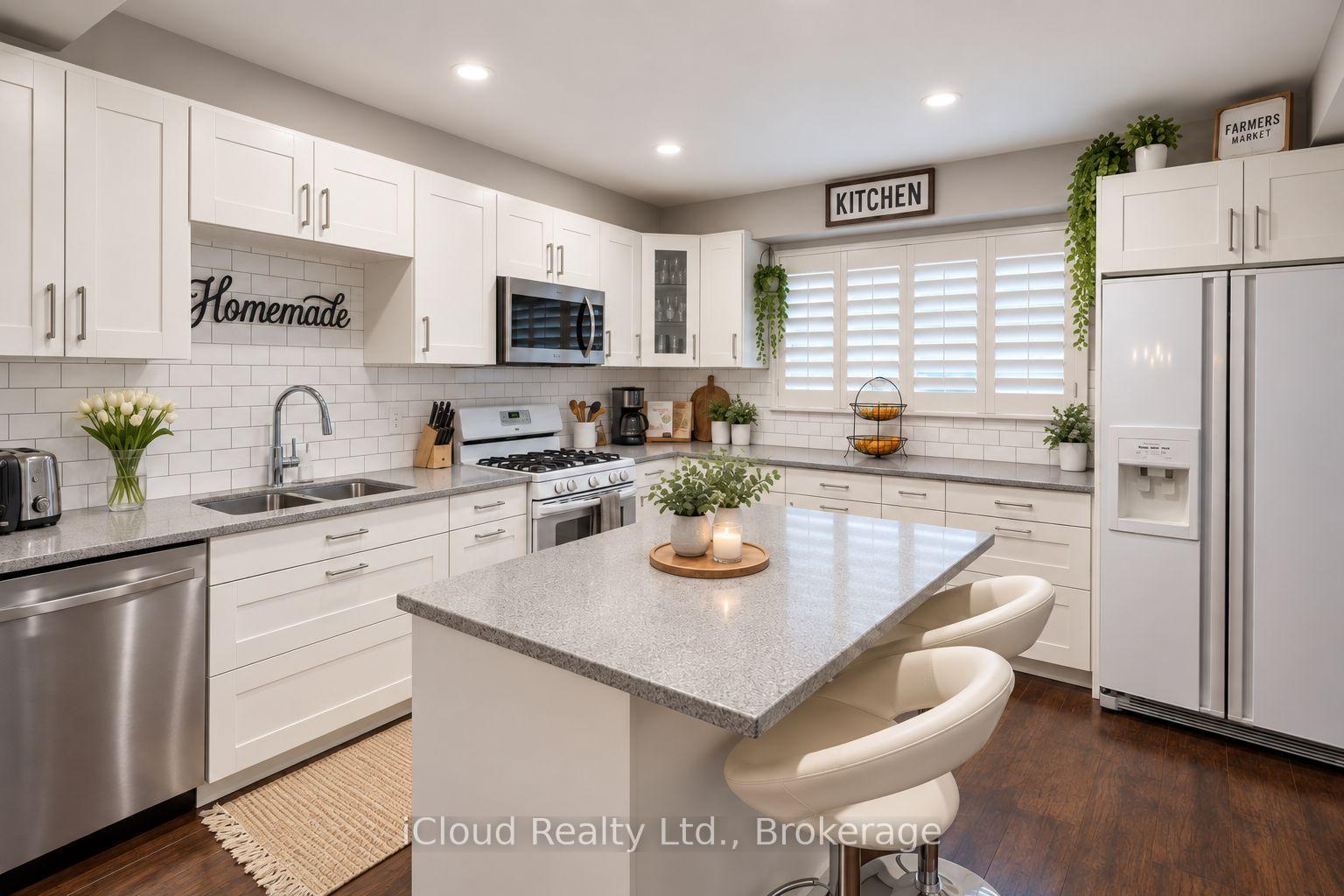 Photo 5 of 7 Drakes Drive, Hamilton, Lakeshore — HOMEH
