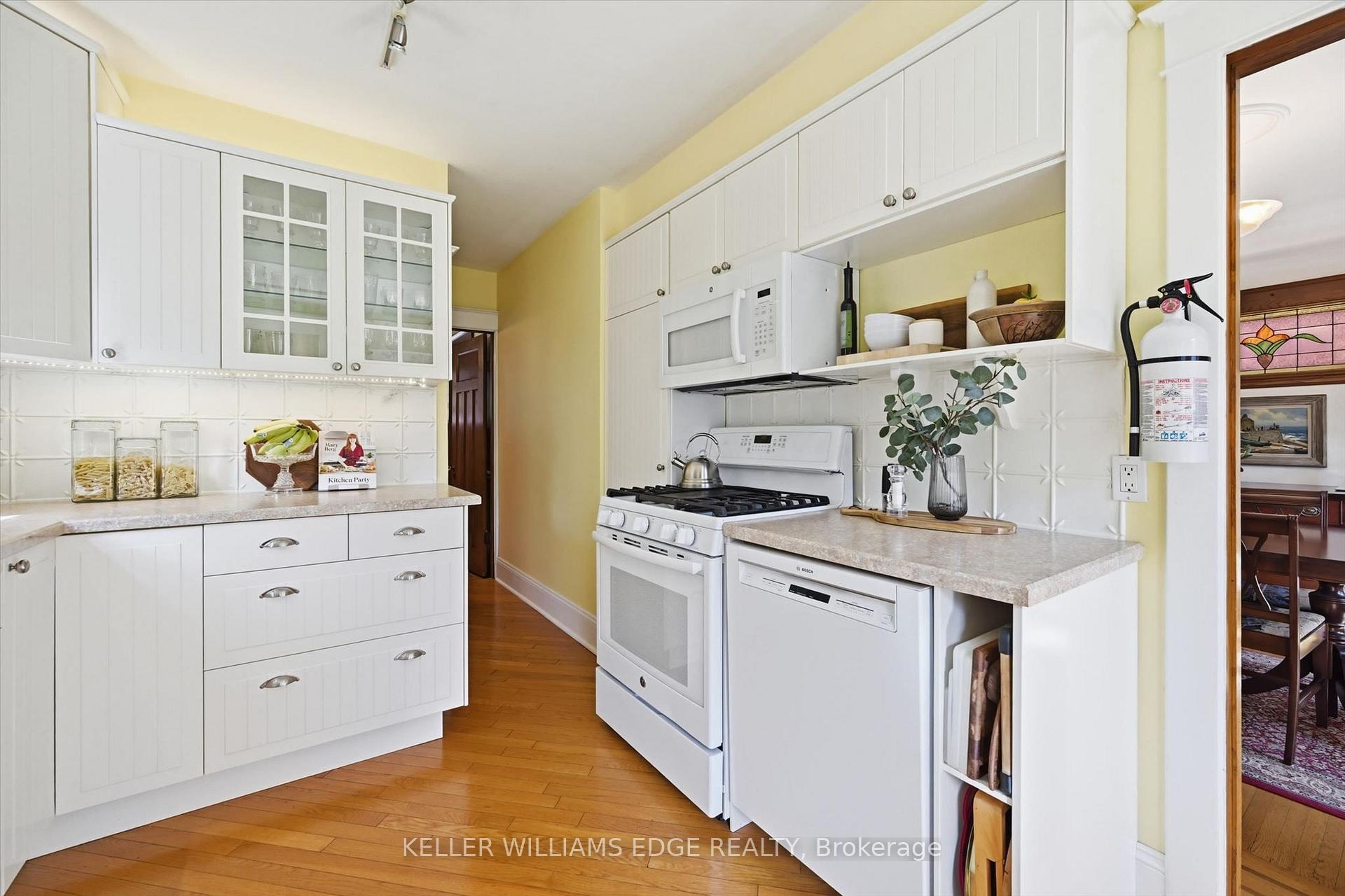 Photo 15 of 191 London Street S, Hamilton, Delta — HOMEH