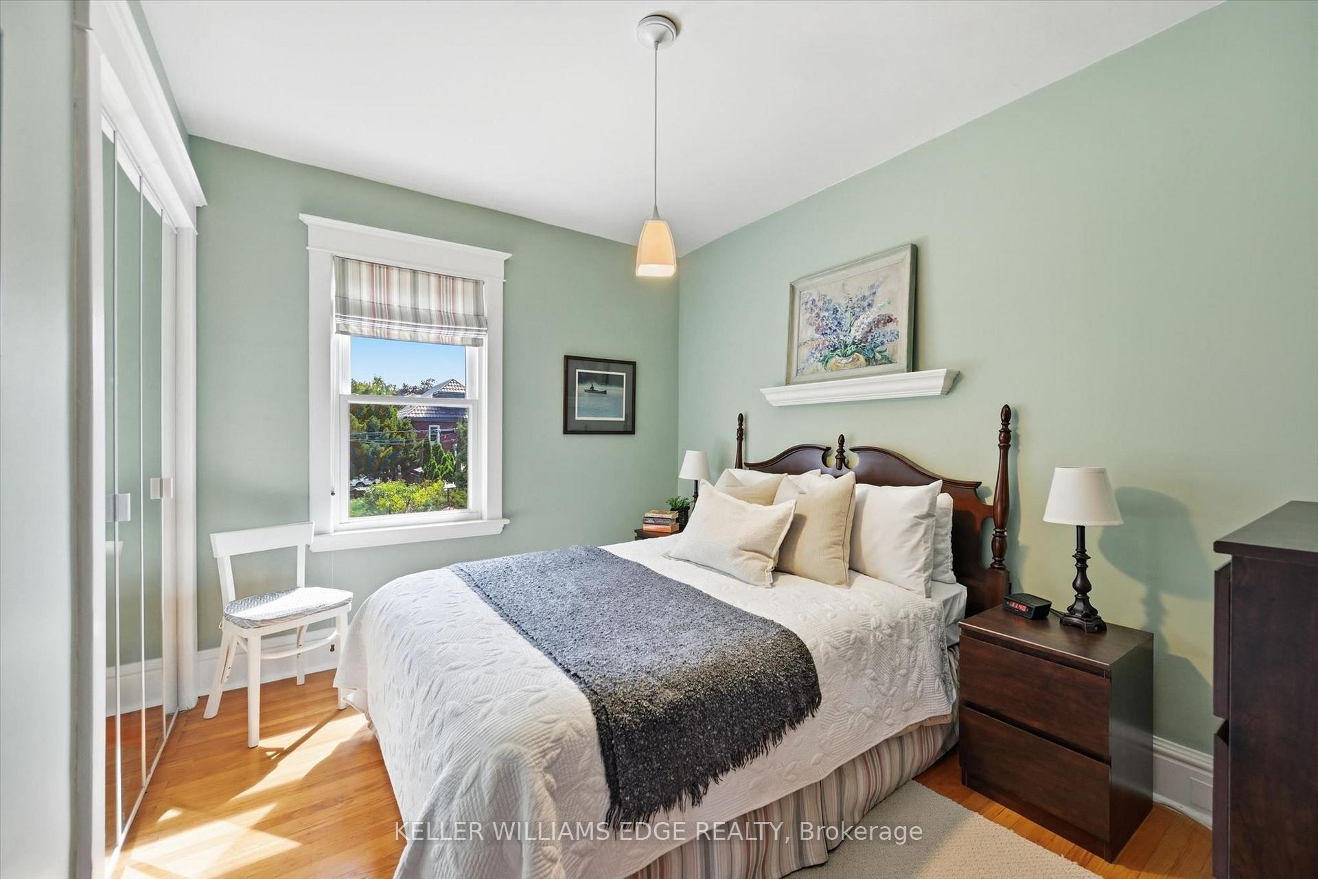 Photo 23 of 191 London Street S, Hamilton, Delta — HOMEH