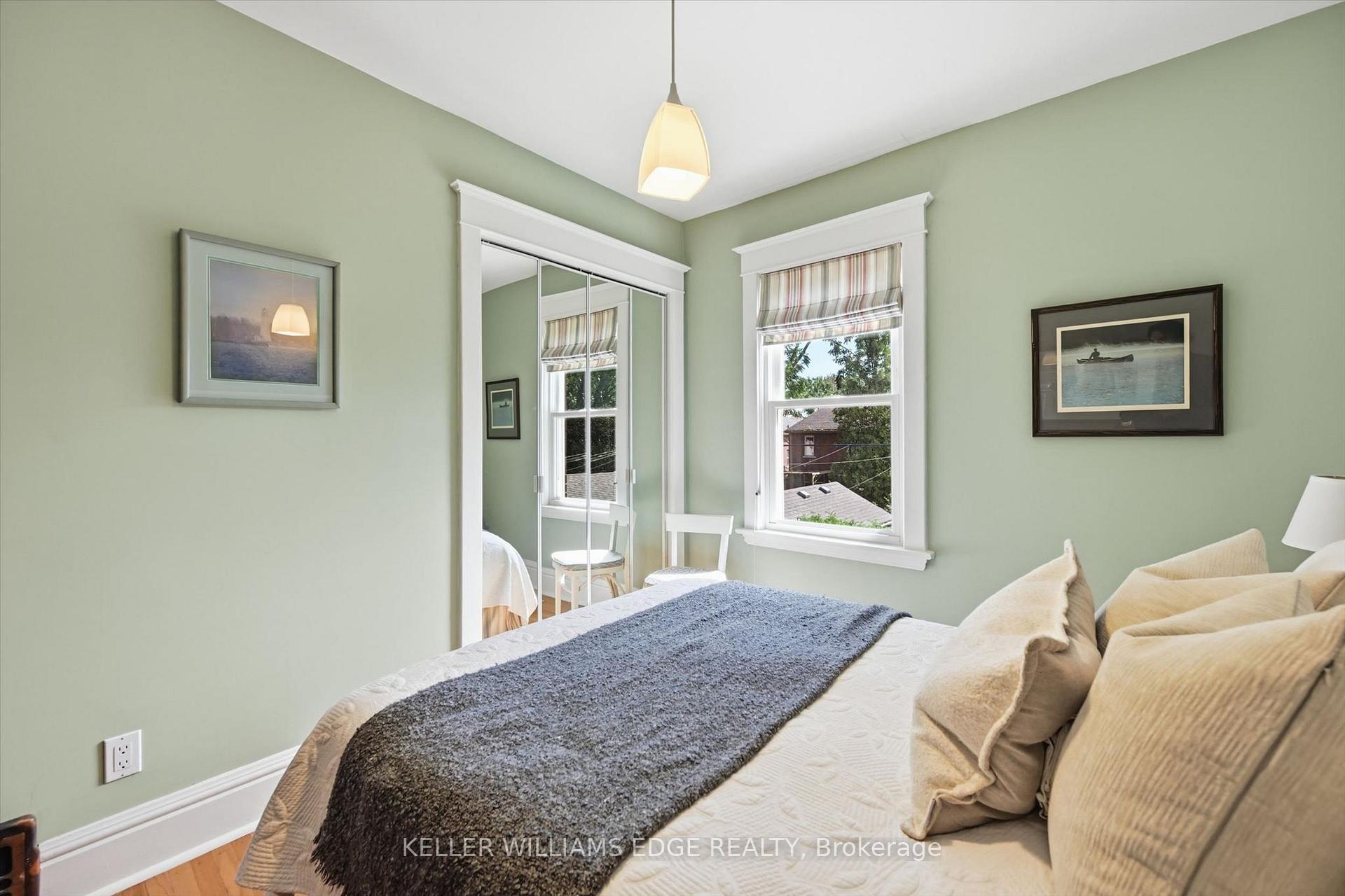 Photo 24 of 191 London Street S, Hamilton, Delta — HOMEH