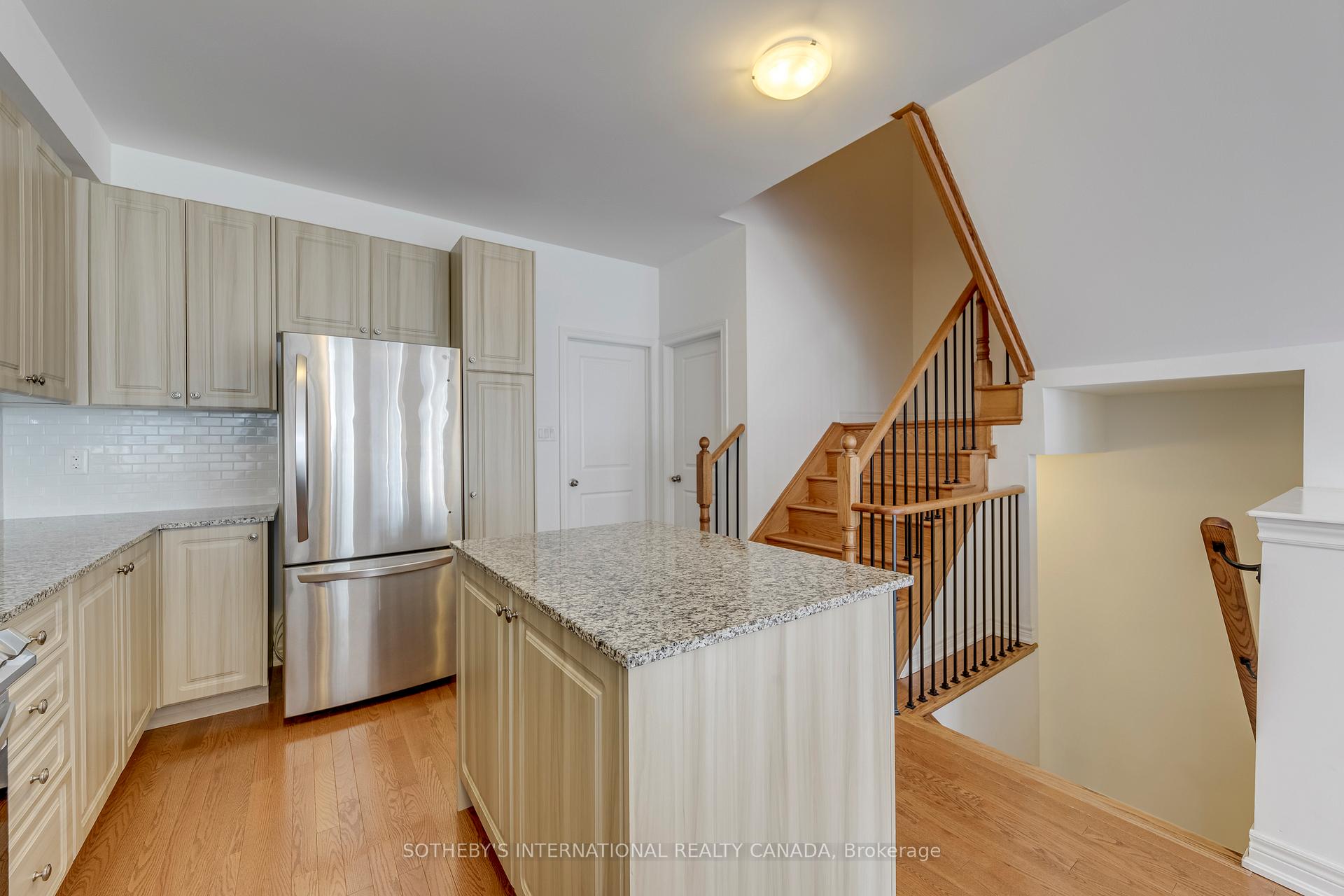 Photo 23 of 2289 Khalsa Gate, Oakville, Westmount — HOMEH