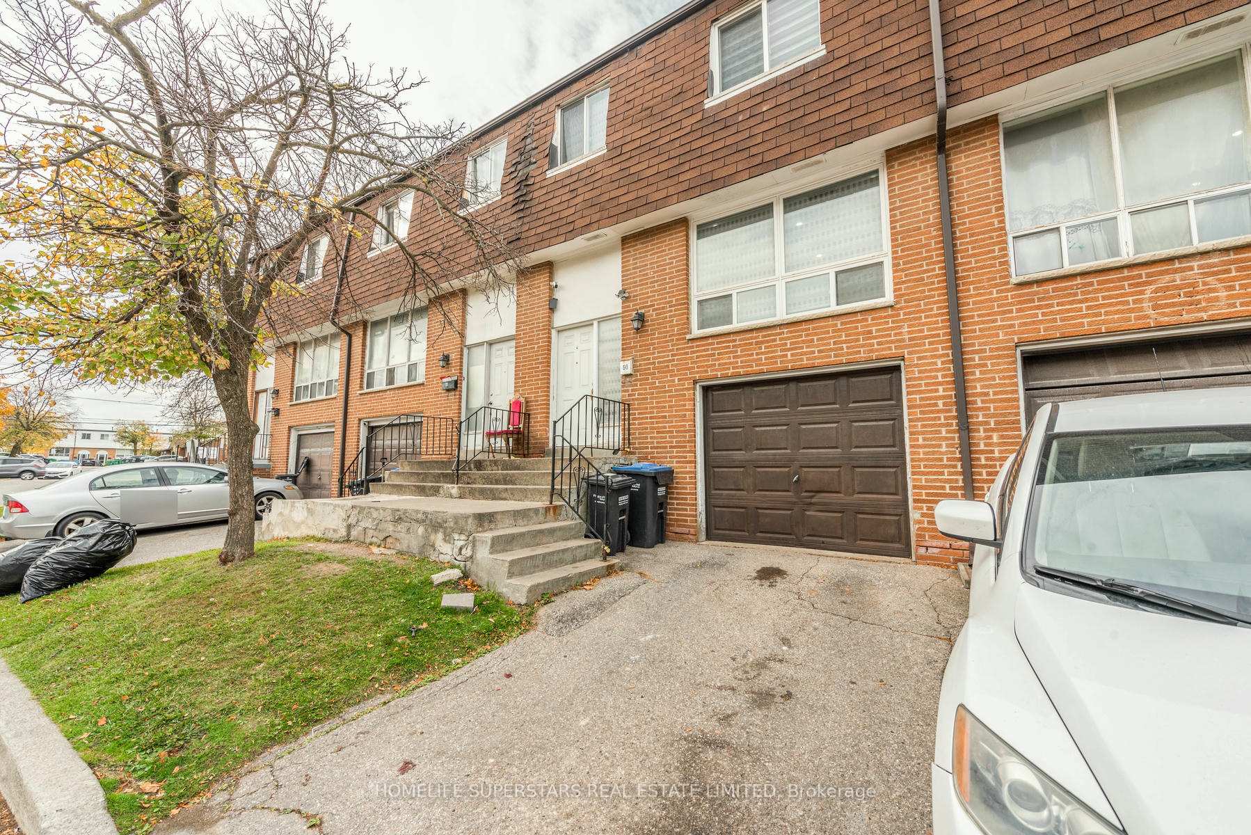 Photo 3 of Unit 50, 7475 Goreway Drive, Mississauga, Malton — HOMEH