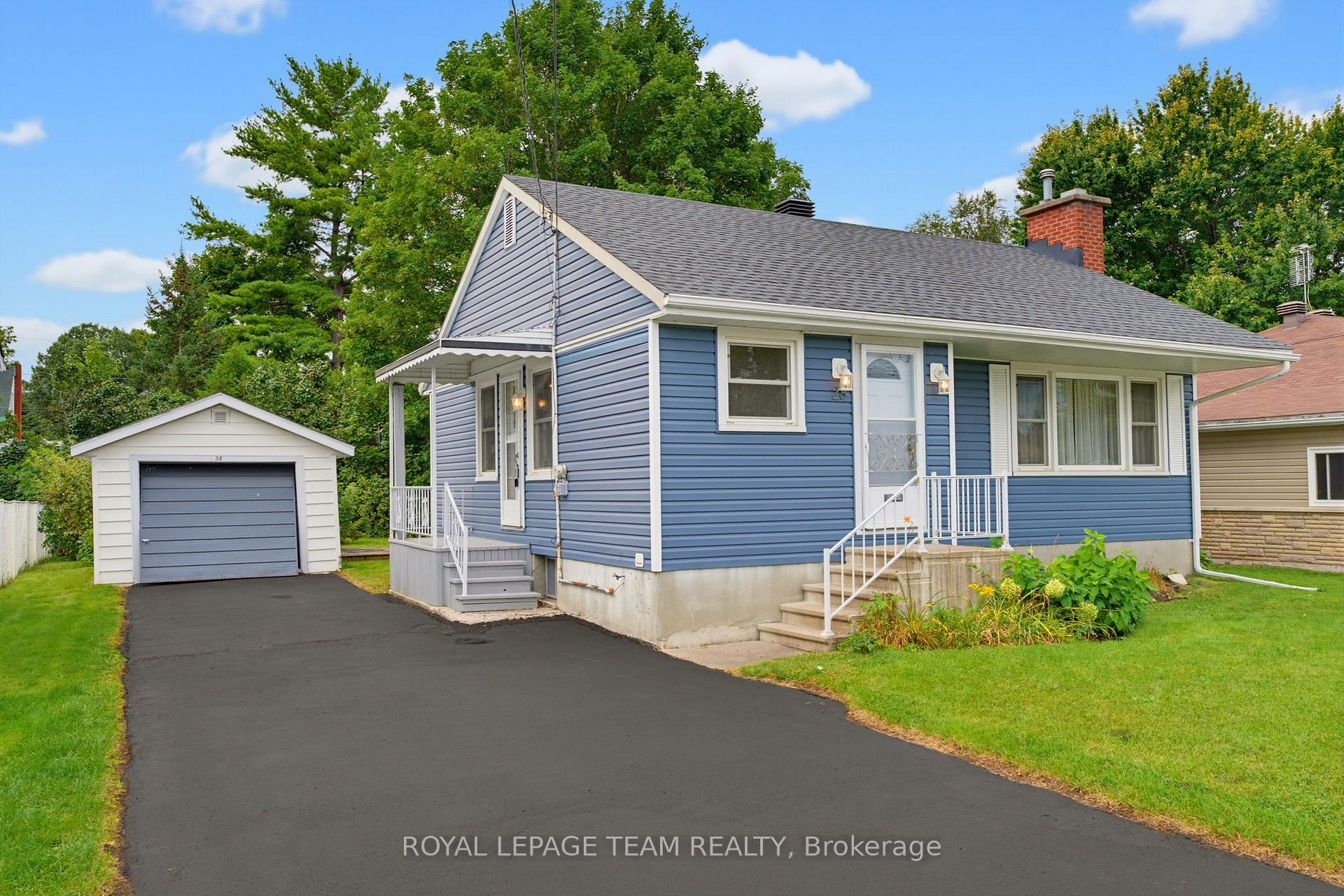 Photo 3 of 28 Catherine Street, Smiths Falls, Smiths Falls — HOMEH