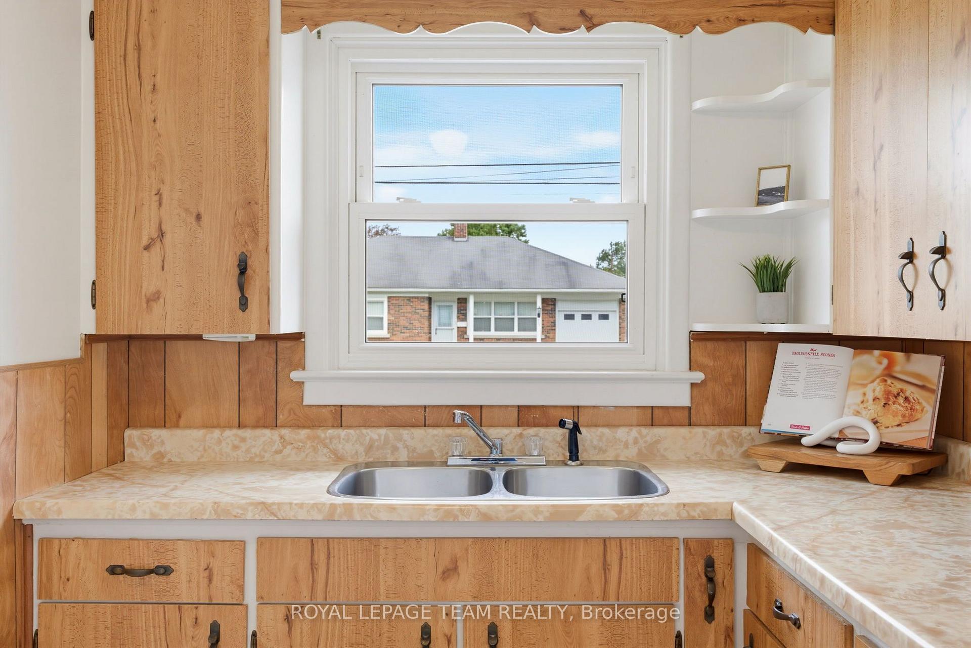 Photo 15 of 28 Catherine Street, Smiths Falls, Smiths Falls — HOMEH