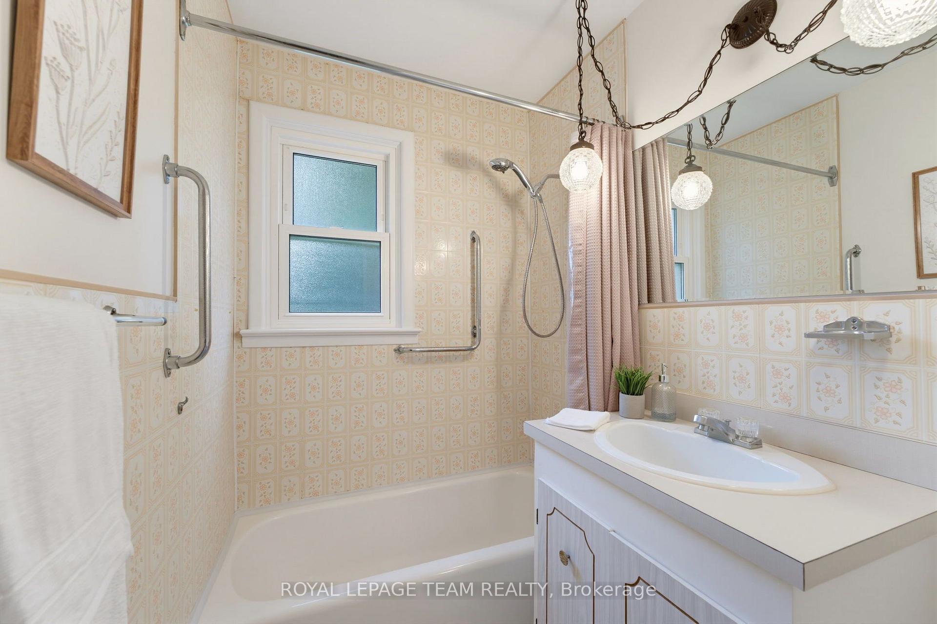 Photo 19 of 28 Catherine Street, Smiths Falls, Smiths Falls — HOMEH