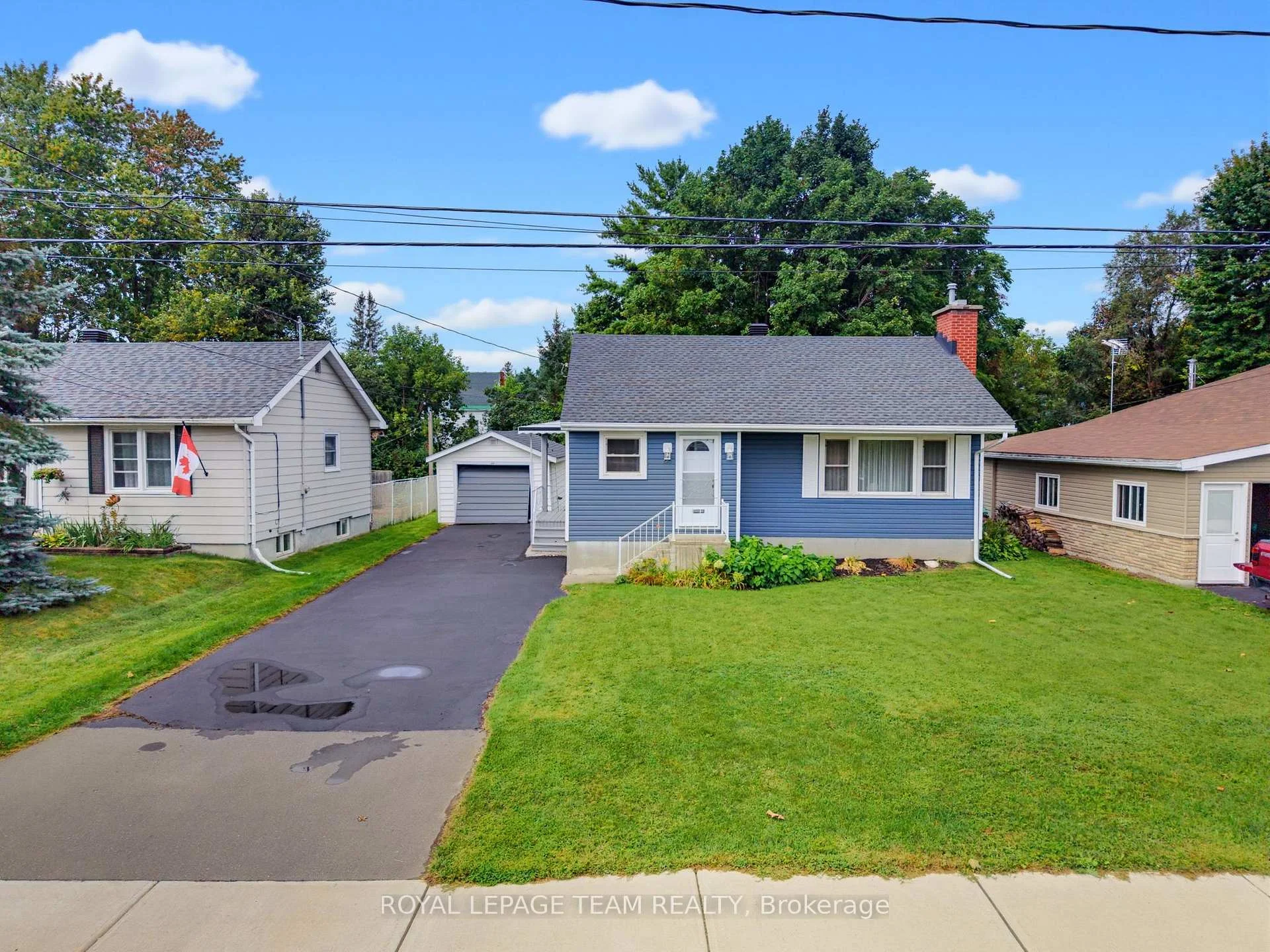 Photo 2 of 28 Catherine Street, Smiths Falls, Smiths Falls — HOMEH