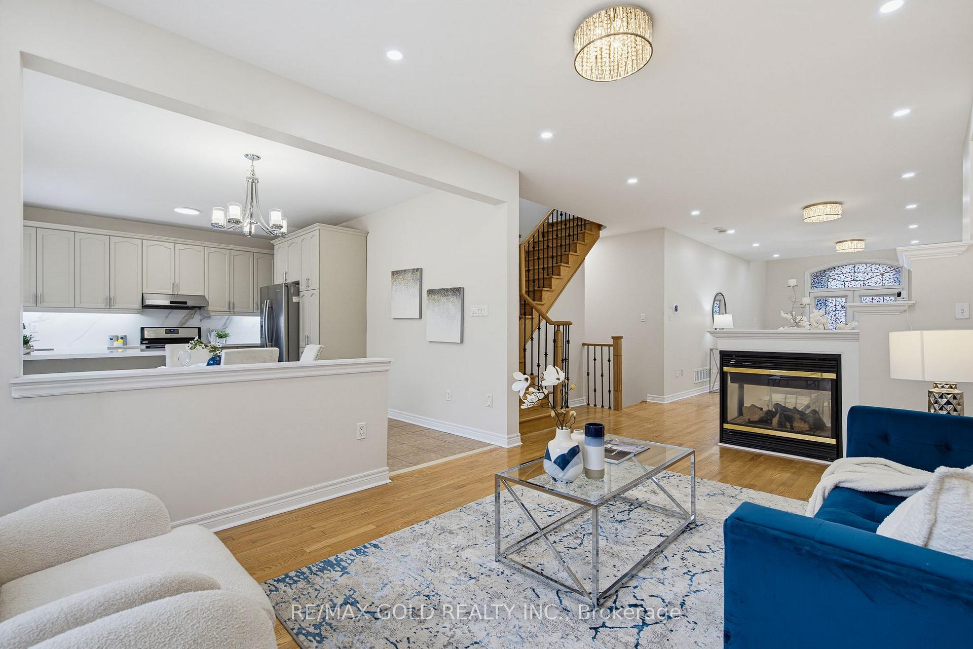Photo 5 of 75 Watsonbrook Drive, Brampton, Sandringham-Wellington — HOMEH