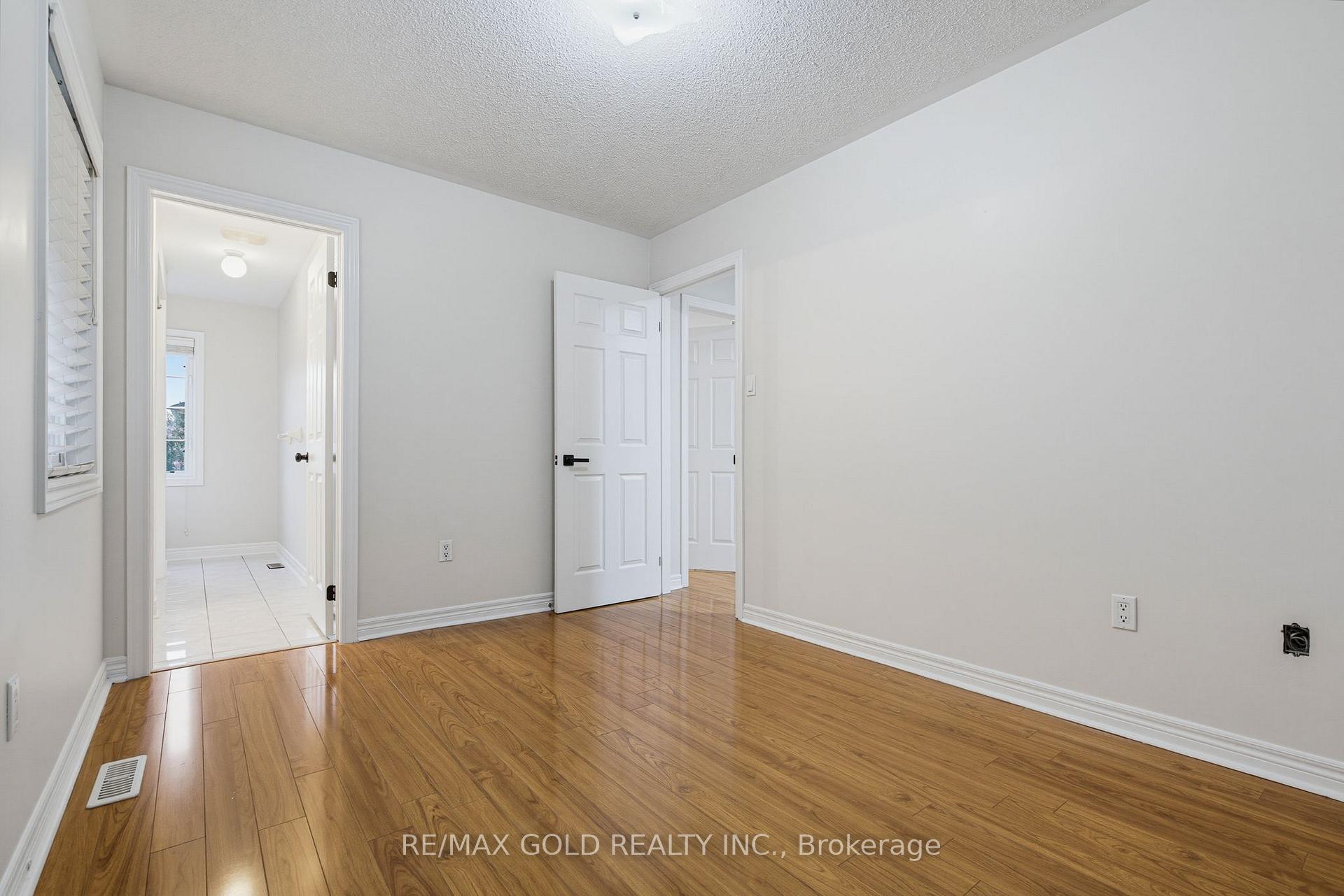 Photo 15 of 75 Watsonbrook Drive, Brampton, Sandringham-Wellington — HOMEH