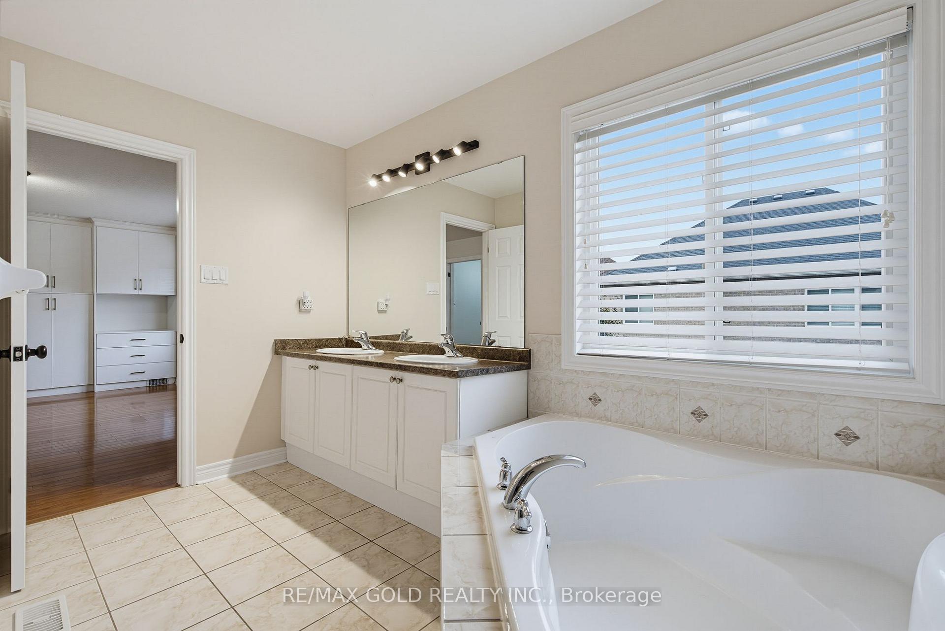 Photo 29 of 75 Watsonbrook Drive, Brampton, Sandringham-Wellington — HOMEH