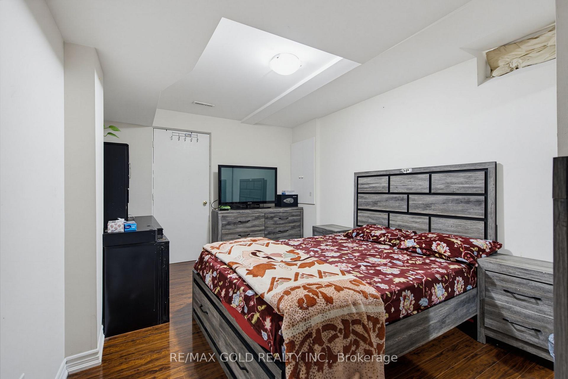 Photo 33 of 75 Watsonbrook Drive, Brampton, Sandringham-Wellington — HOMEH