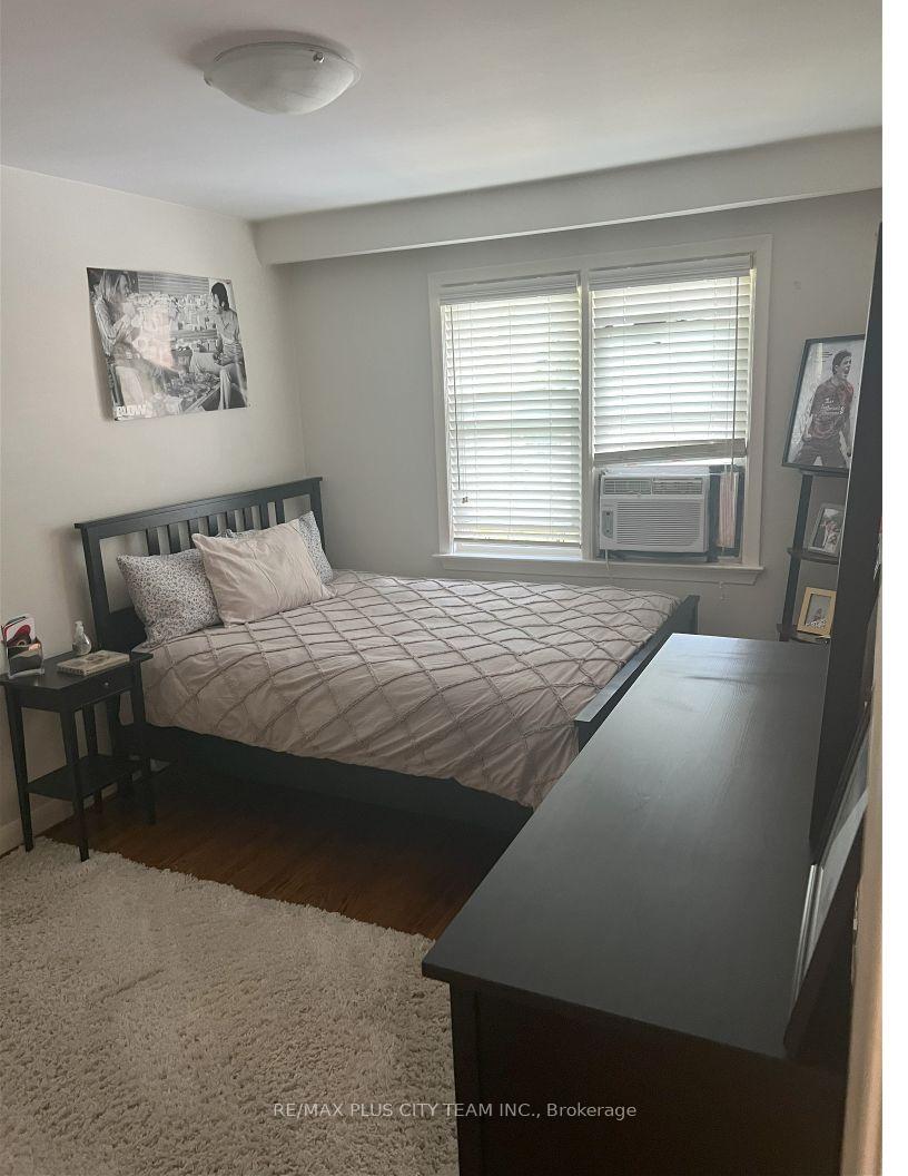 Photo 3 of Unit Unit 3, 9 Thirty Fifth Street, Etobicoke, Long Branch — HOMEH
