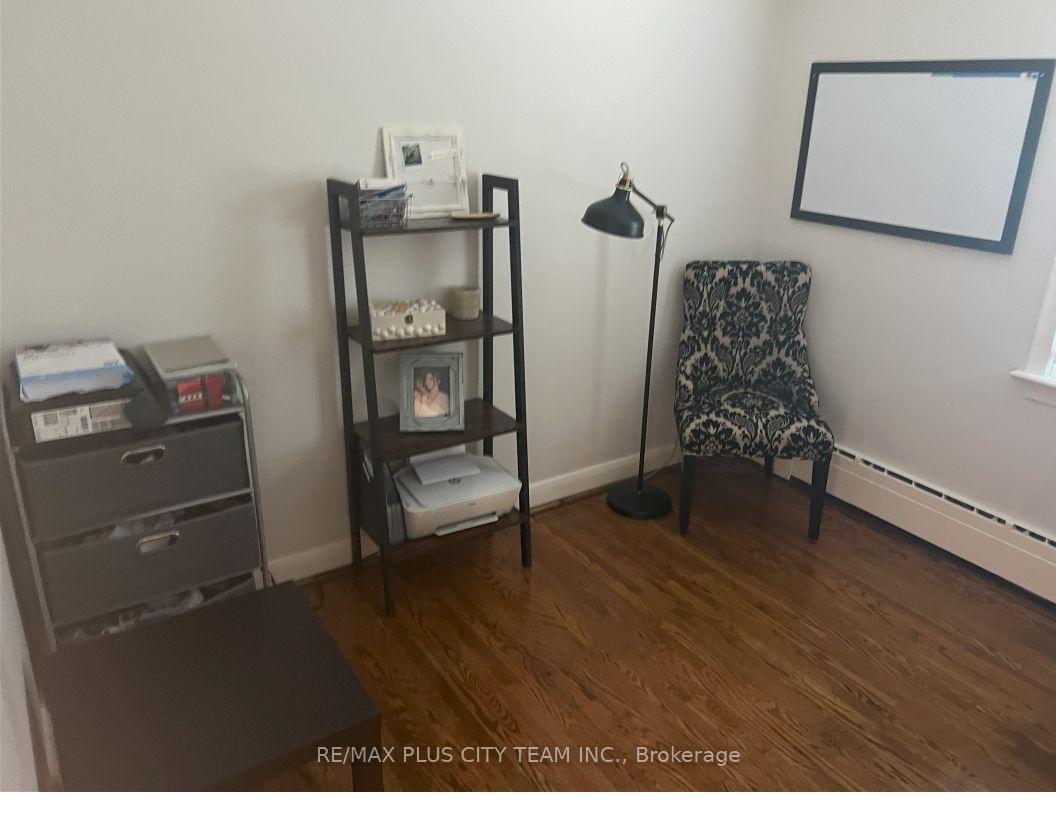 Photo 4 of Unit Unit 3, 9 Thirty Fifth Street, Etobicoke, Long Branch — HOMEH