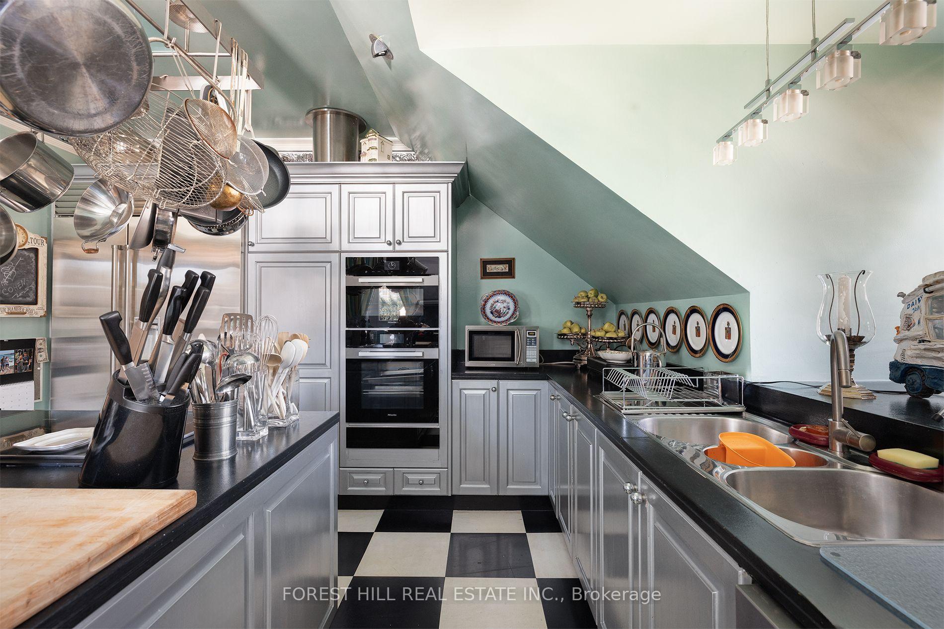 Photo 27 of Unit PH, 1 Chestnut Park, Toronto, Rosedale-Moore Park — HOMEH