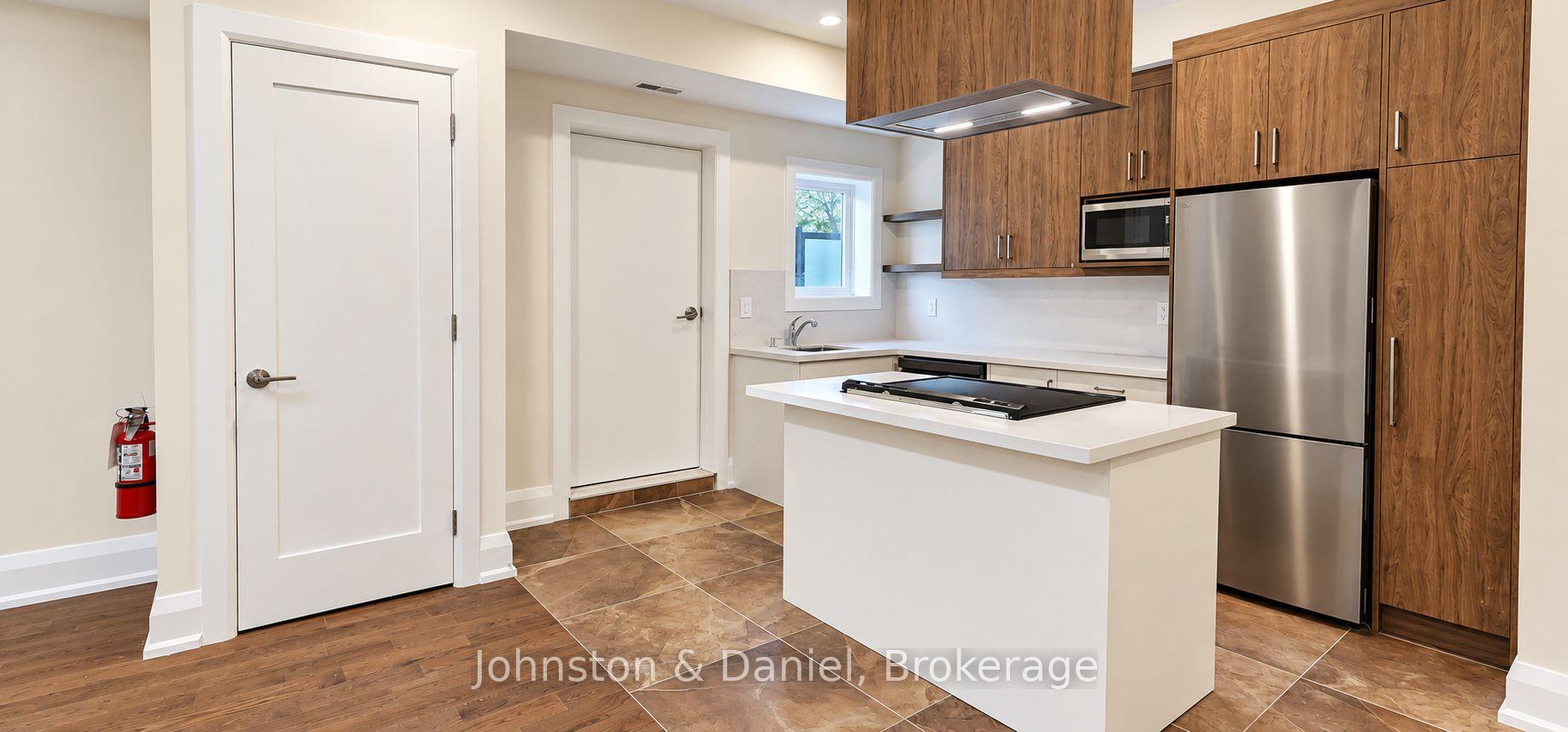 Photo 6 of Unit 301, 2579 Yonge Street, Toronto, Mount Pleasant East — HOMEH