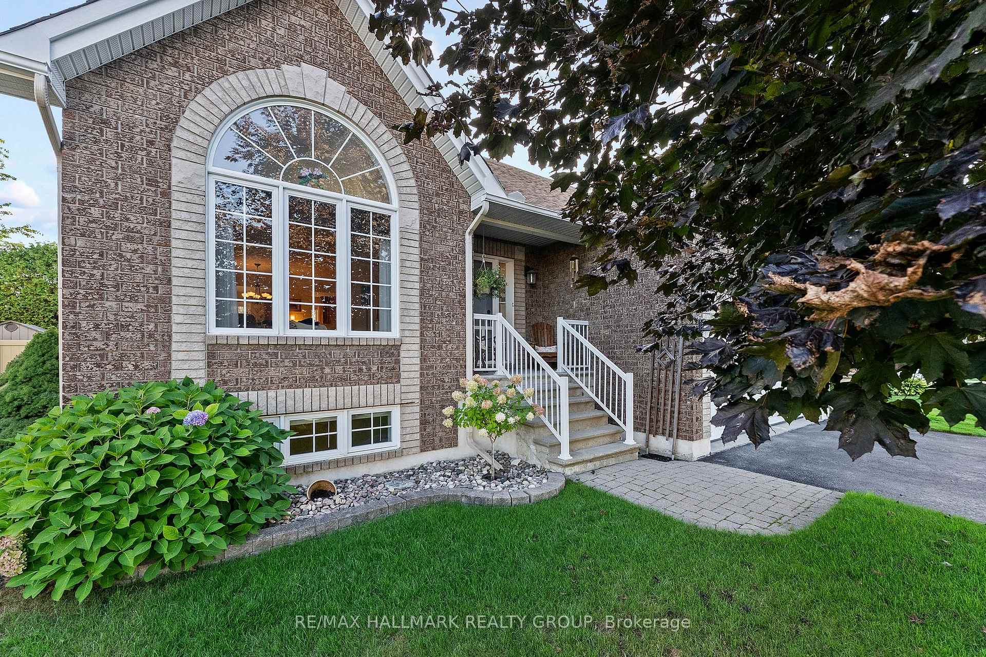 Photo 1 of 95 Lloydalex Crescent, Ottawa, Stittsville (North) — HOMEH