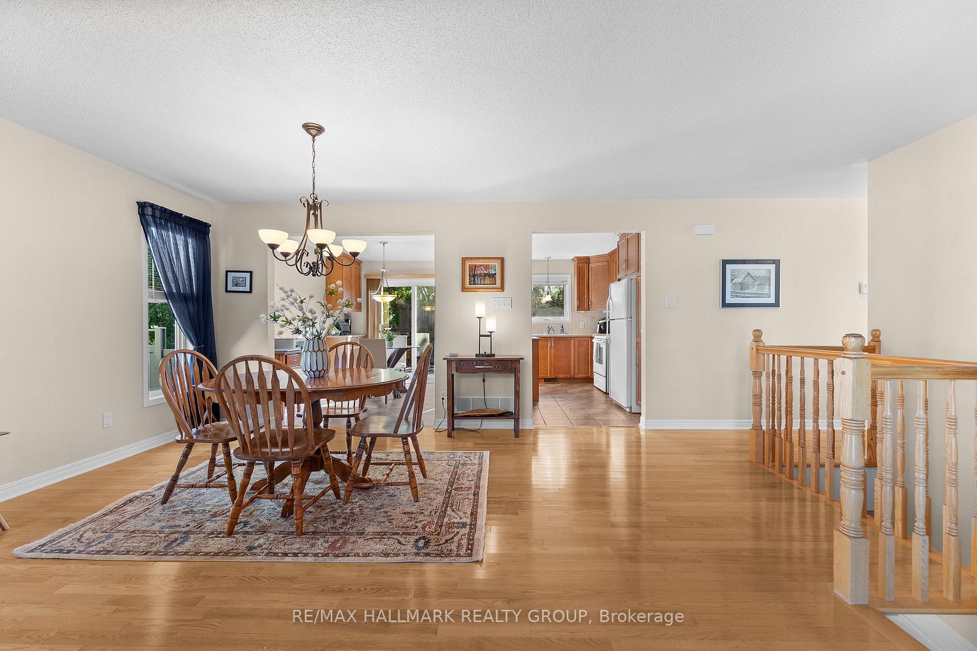 Photo 6 of 95 Lloydalex Crescent, Ottawa, Stittsville (North) — HOMEH