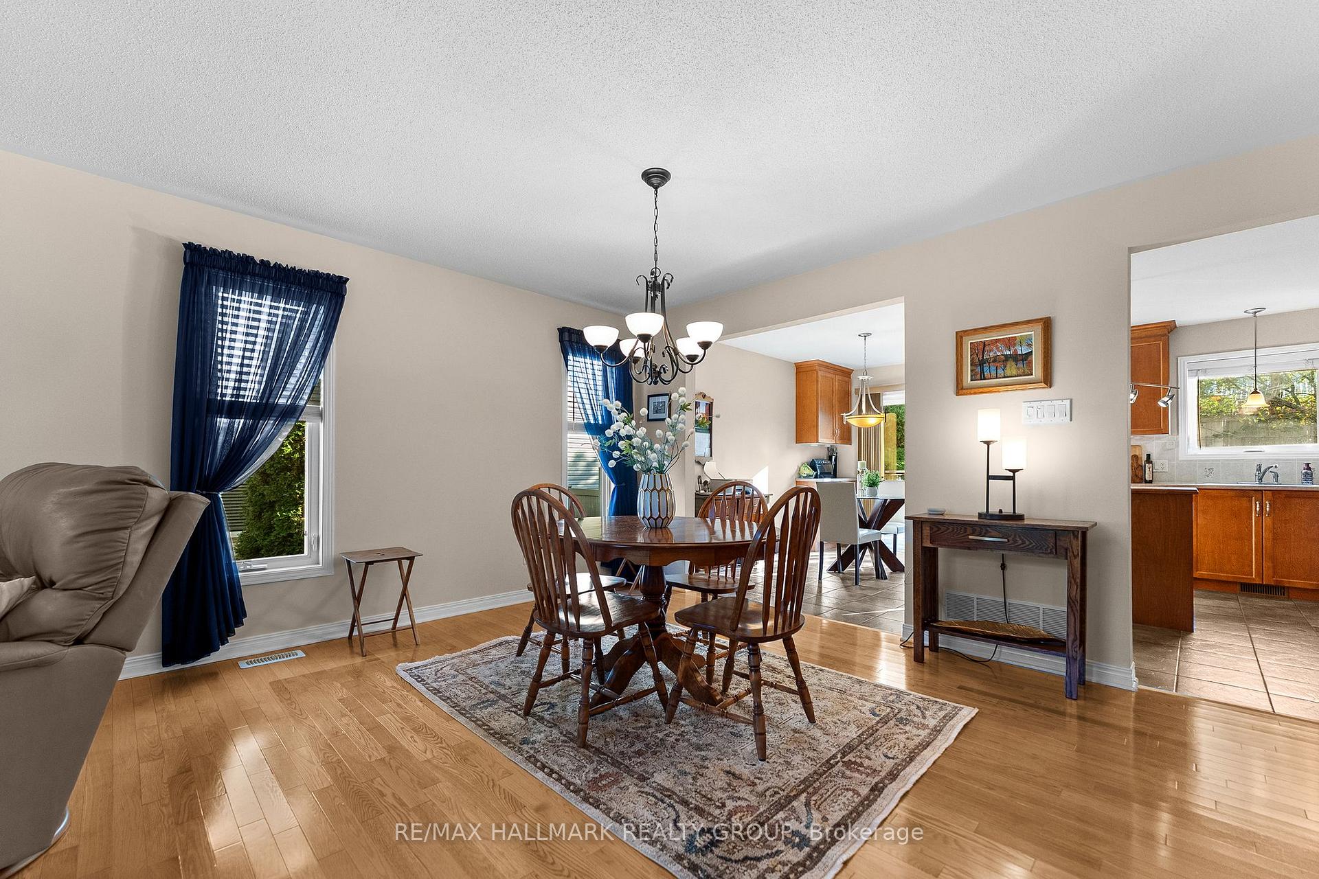 Photo 11 of 95 Lloydalex Crescent, Ottawa, Stittsville (North) — HOMEH