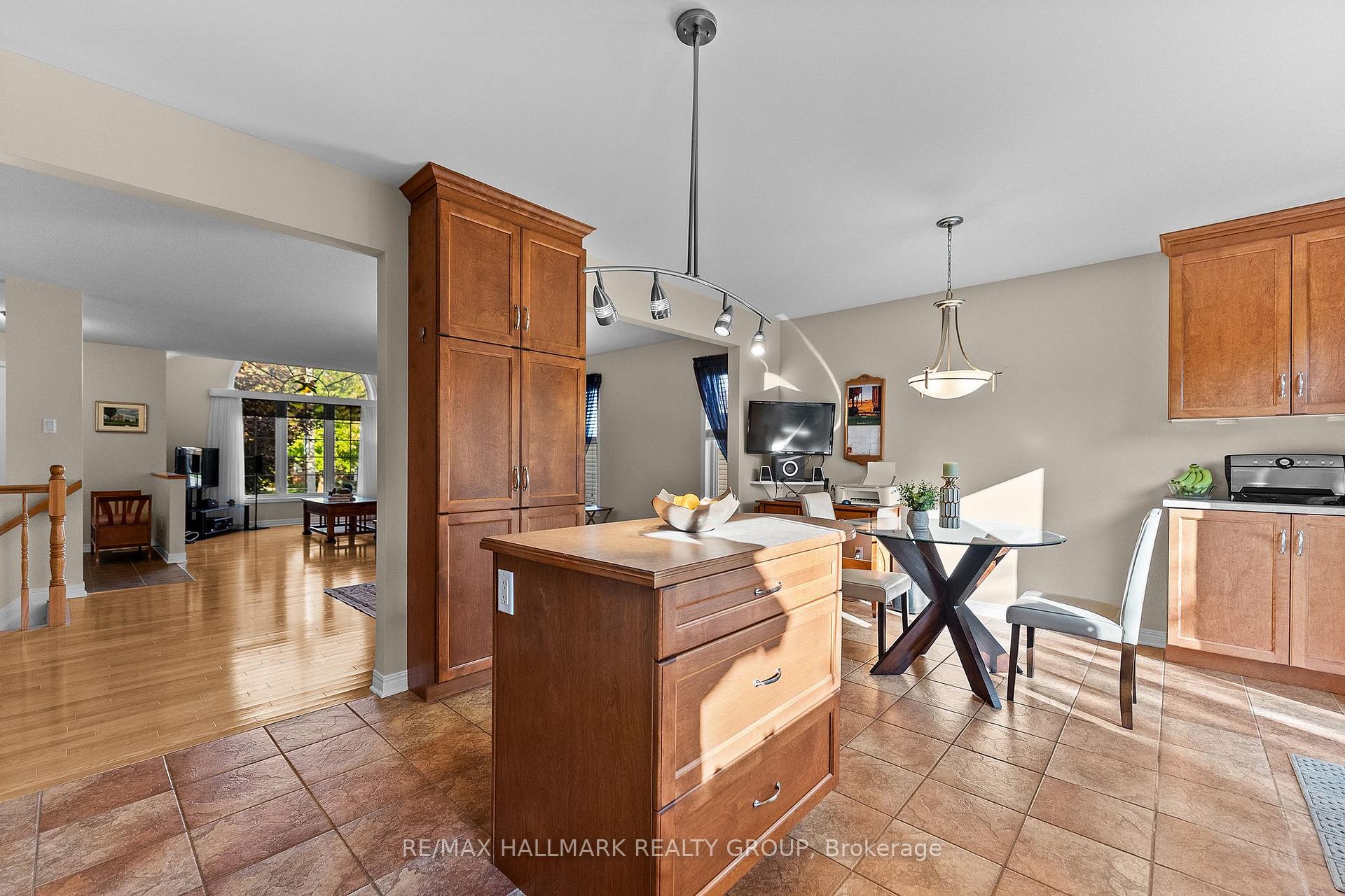 Photo 15 of 95 Lloydalex Crescent, Ottawa, Stittsville (North) — HOMEH
