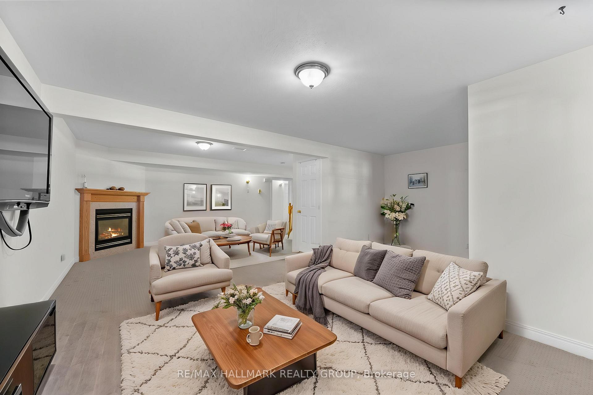 Photo 29 of 95 Lloydalex Crescent, Ottawa, Stittsville (North) — HOMEH