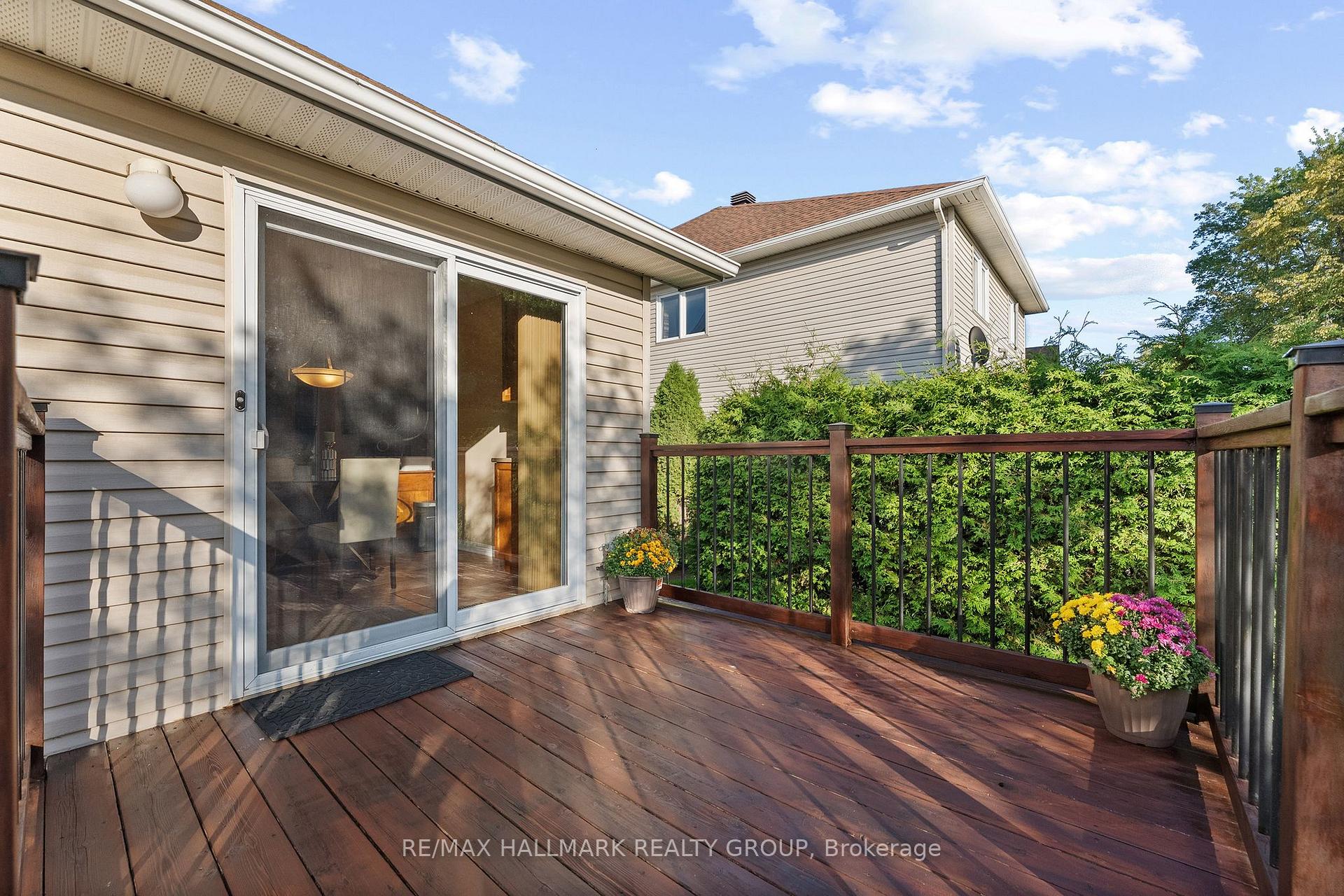 Photo 31 of 95 Lloydalex Crescent, Ottawa, Stittsville (North) — HOMEH