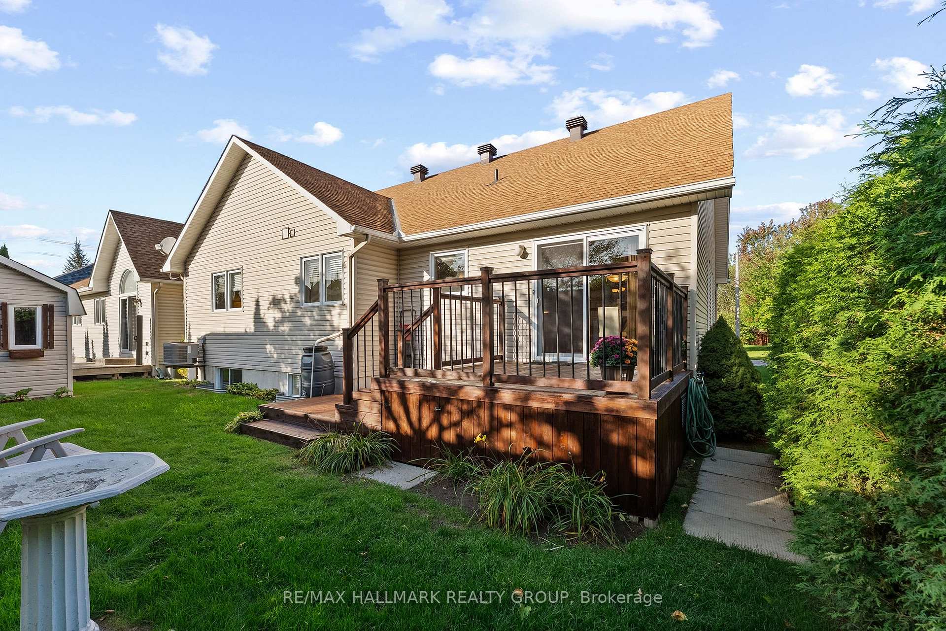 Photo 33 of 95 Lloydalex Crescent, Ottawa, Stittsville (North) — HOMEH