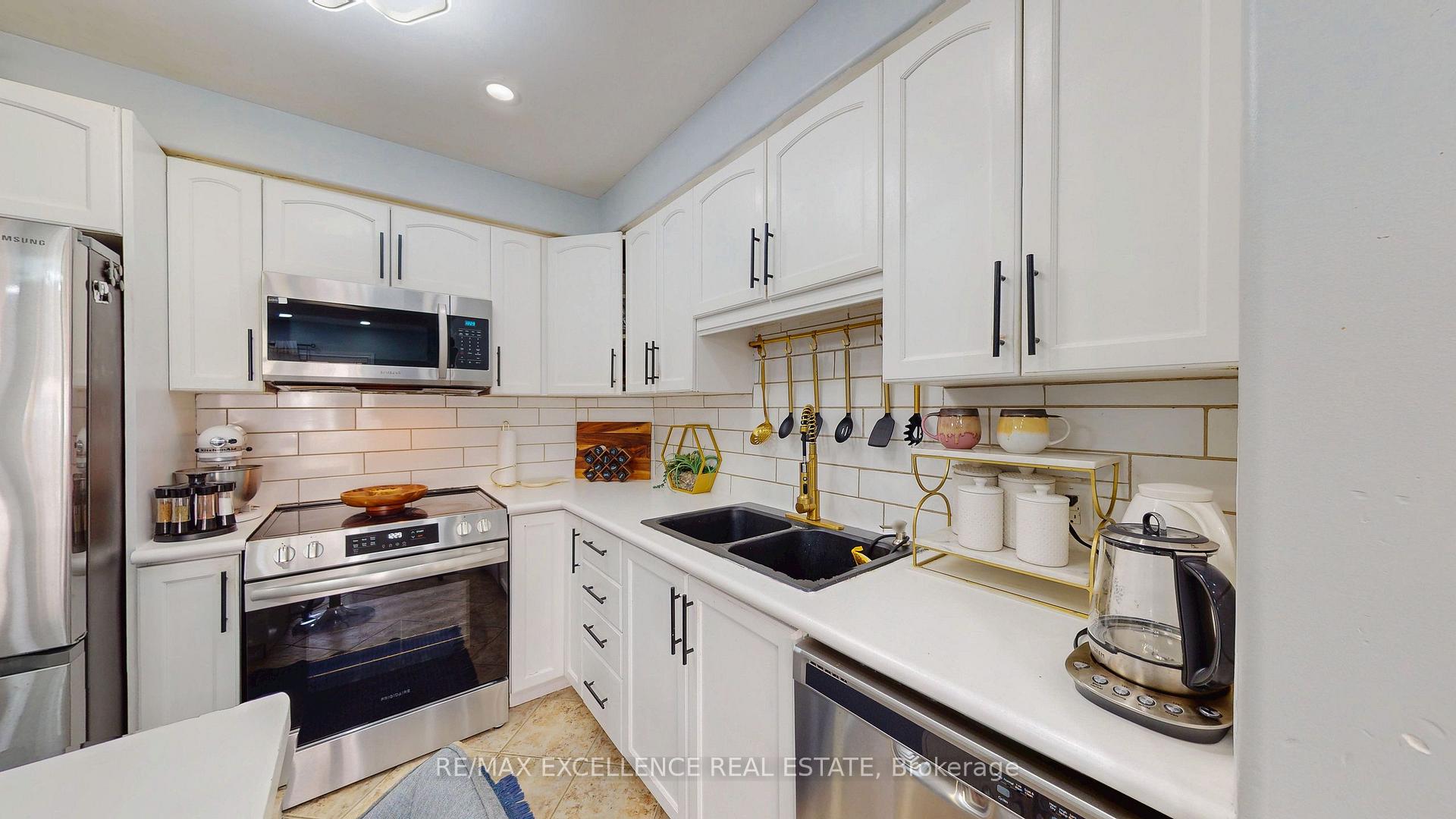 Photo 10 of 4875 Adam Court, Lincoln, Beamsville — HOMEH