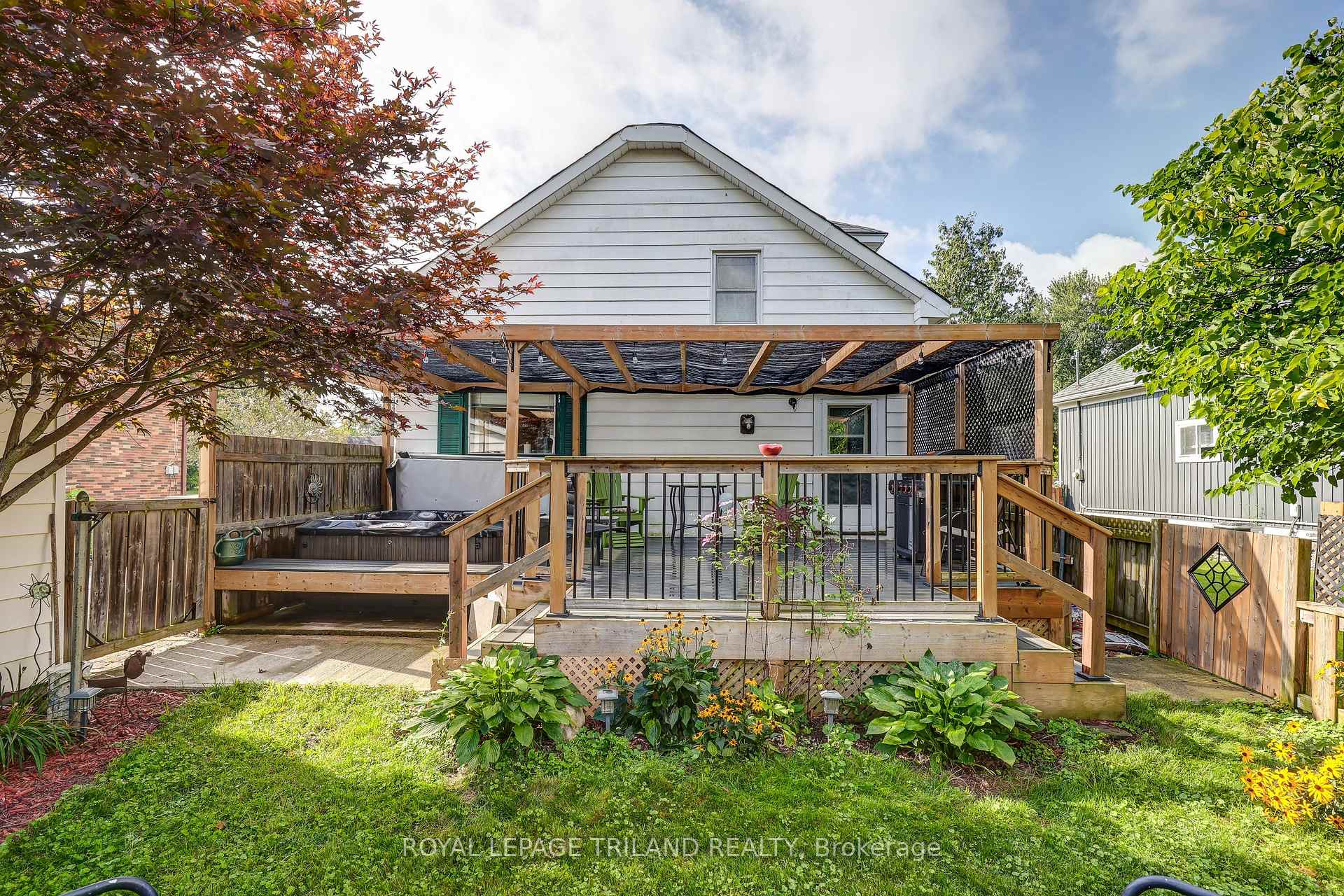 Photo 10 of 54 Barwick Street, St. Thomas — HOMEH