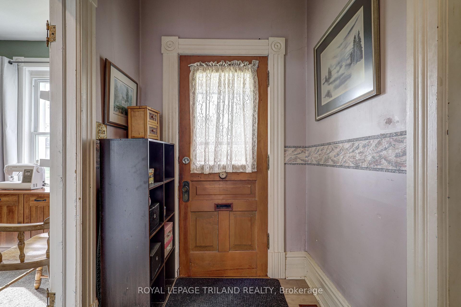 Photo 19 of 54 Barwick Street, St. Thomas — HOMEH