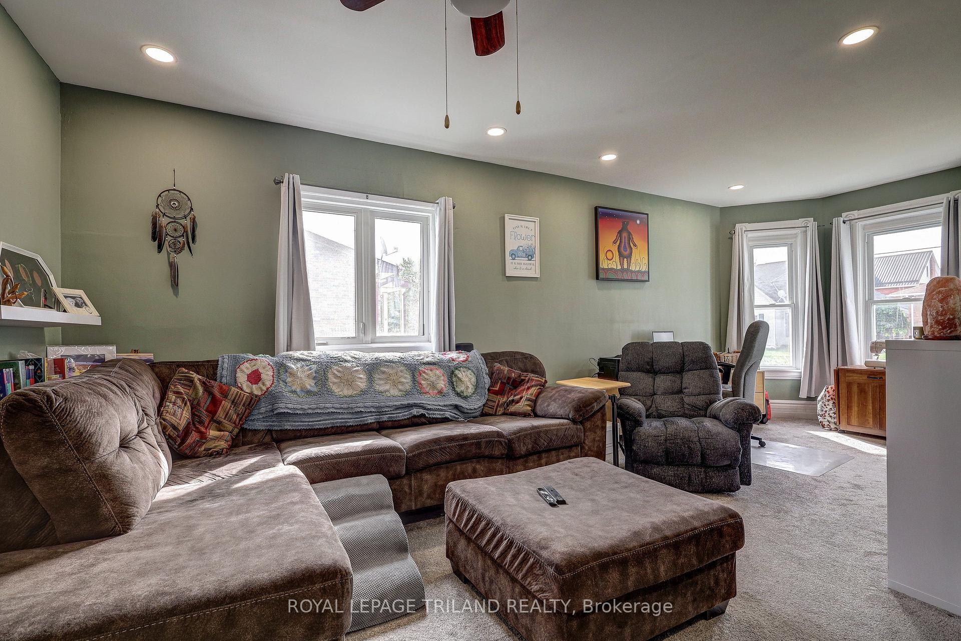 Photo 30 of 54 Barwick Street, St. Thomas — HOMEH
