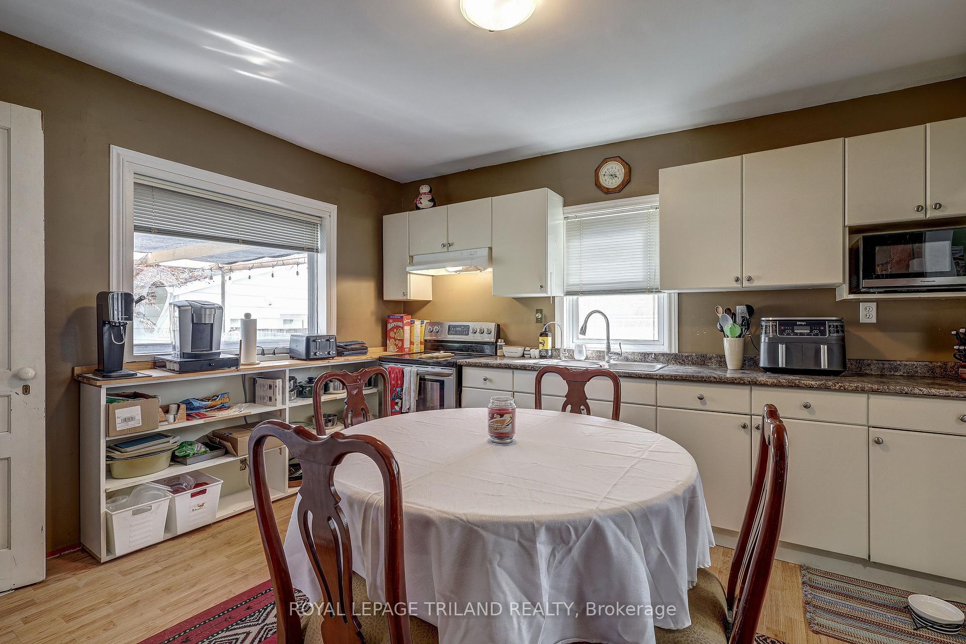 Photo 33 of 54 Barwick Street, St. Thomas — HOMEH