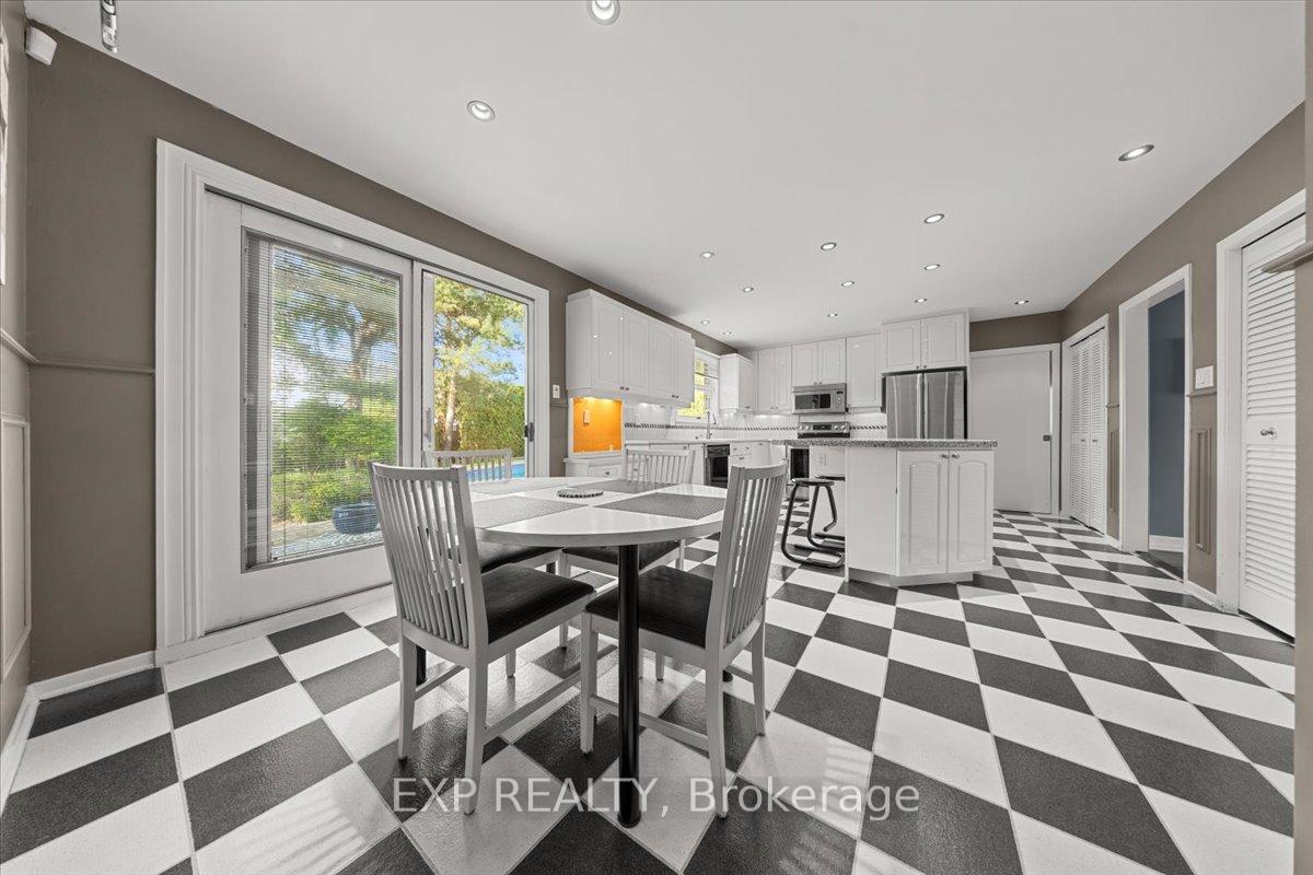 Photo 13 of 899 Dresden Crescent, Ottawa, Whitehaven — HOMEH