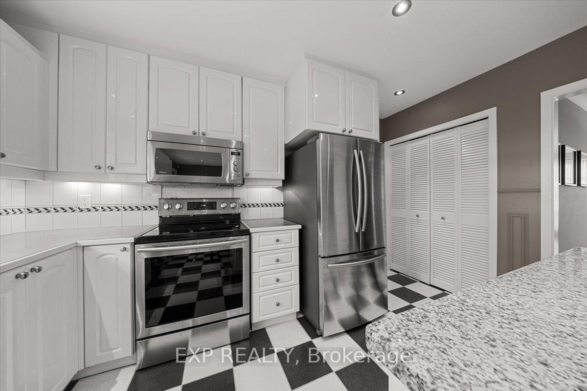 Photo 16 of 899 Dresden Crescent, Ottawa, Whitehaven — HOMEH