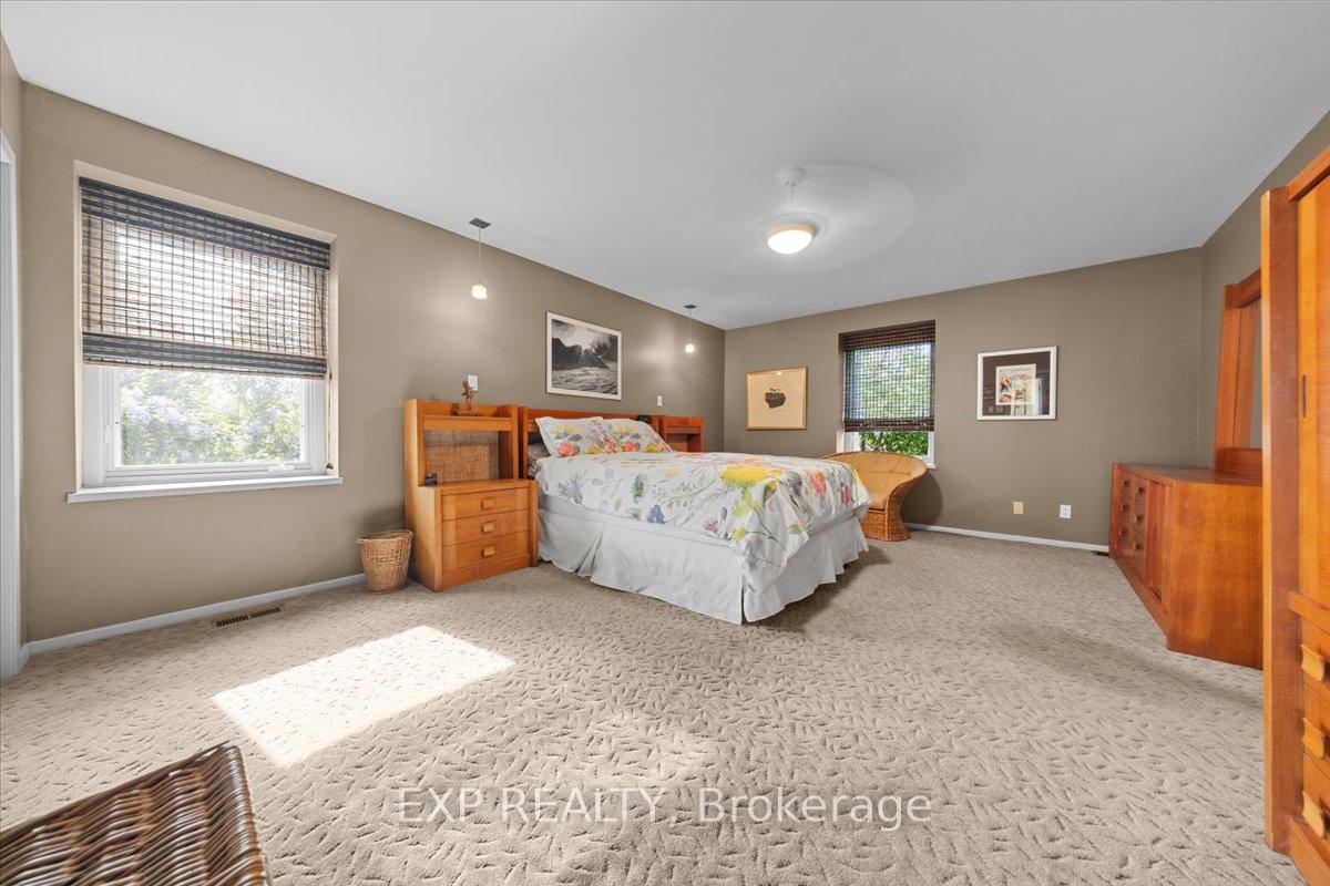 Photo 27 of 899 Dresden Crescent, Ottawa, Whitehaven — HOMEH