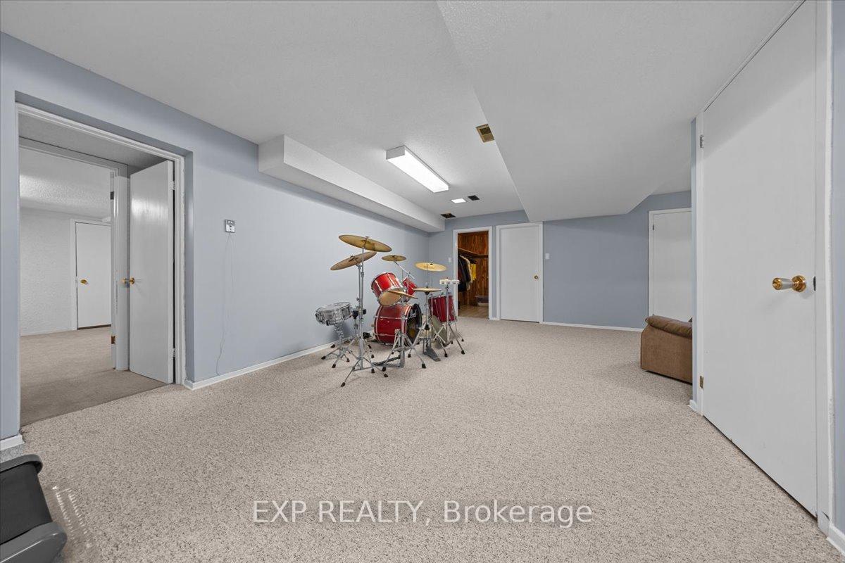 Photo 36 of 899 Dresden Crescent, Ottawa, Whitehaven — HOMEH