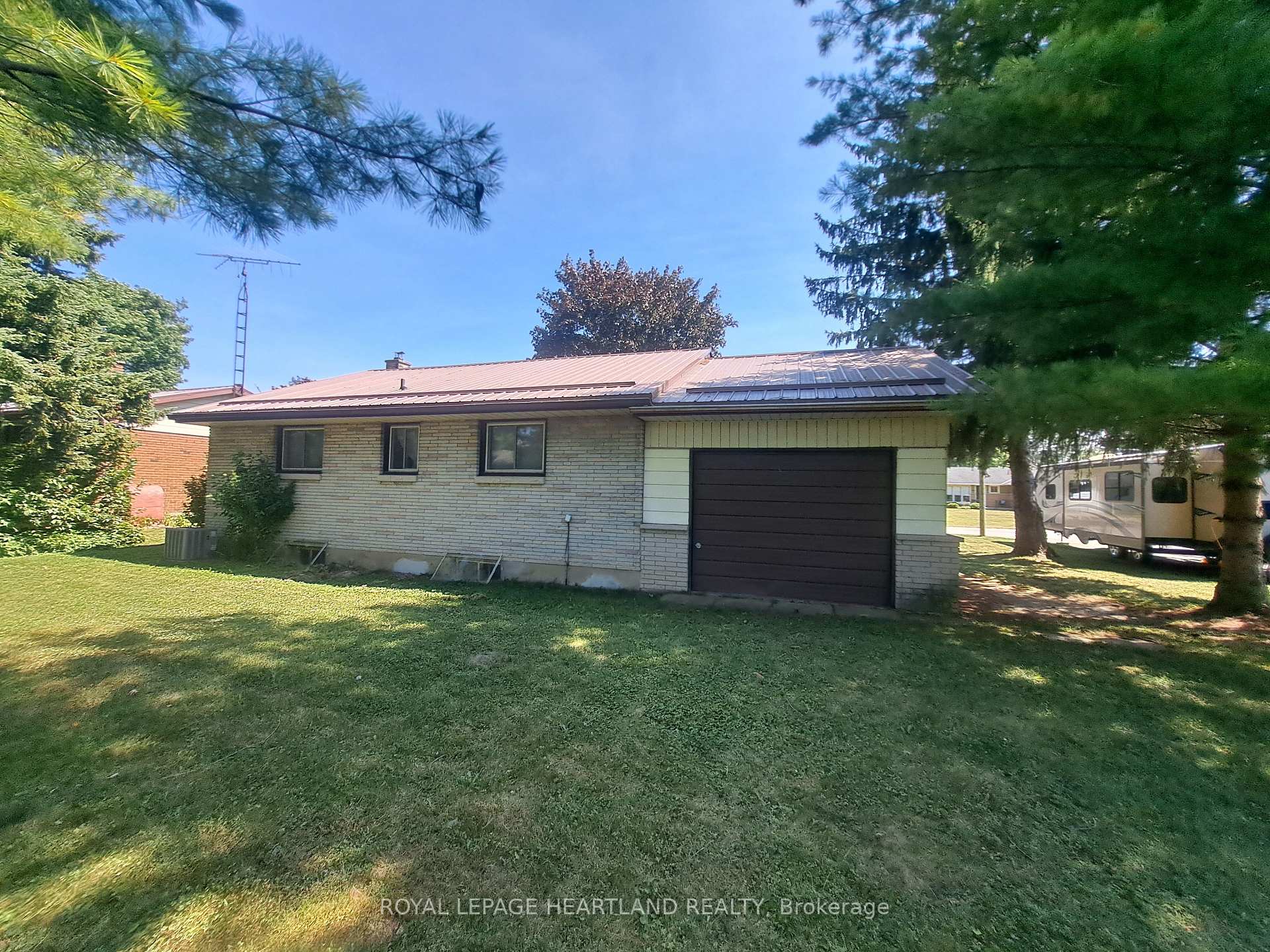 Photo 34 of 154 Thomas Street, South Huron, Exeter — HOMEH
