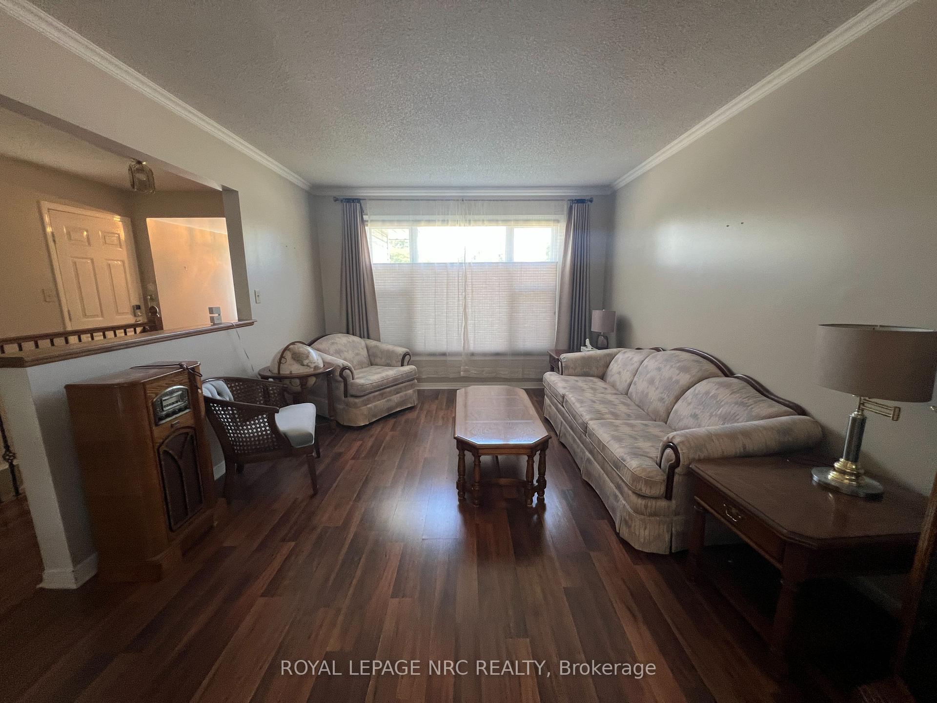 Photo 4 of 46 Andrea Drive, St. Catharines, Rykert/Vansickle — HOMEH