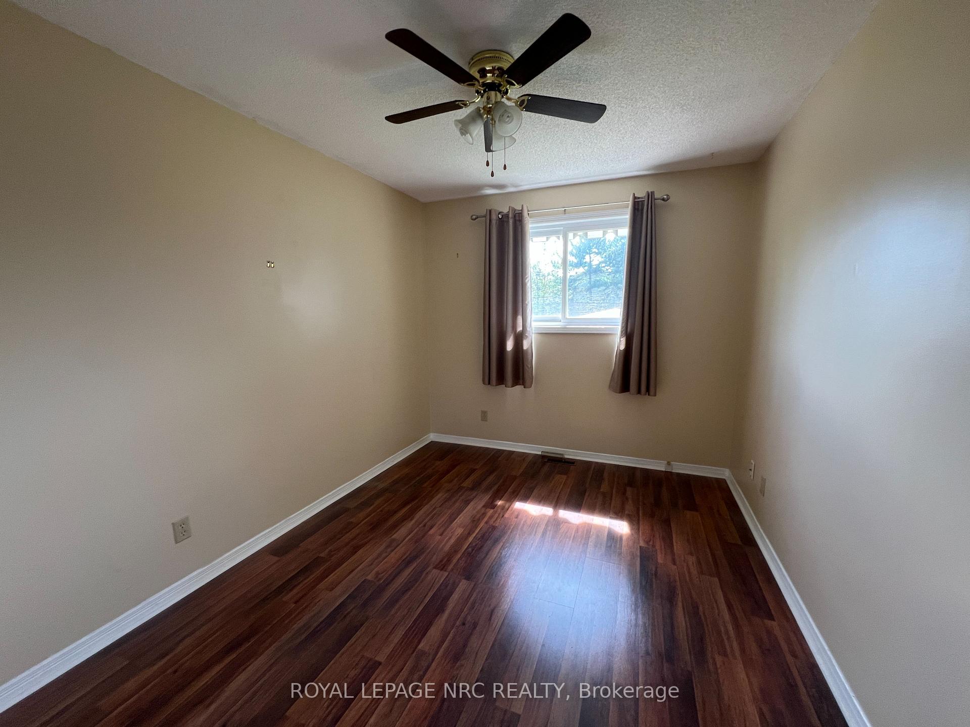 Photo 12 of 46 Andrea Drive, St. Catharines, Rykert/Vansickle — HOMEH