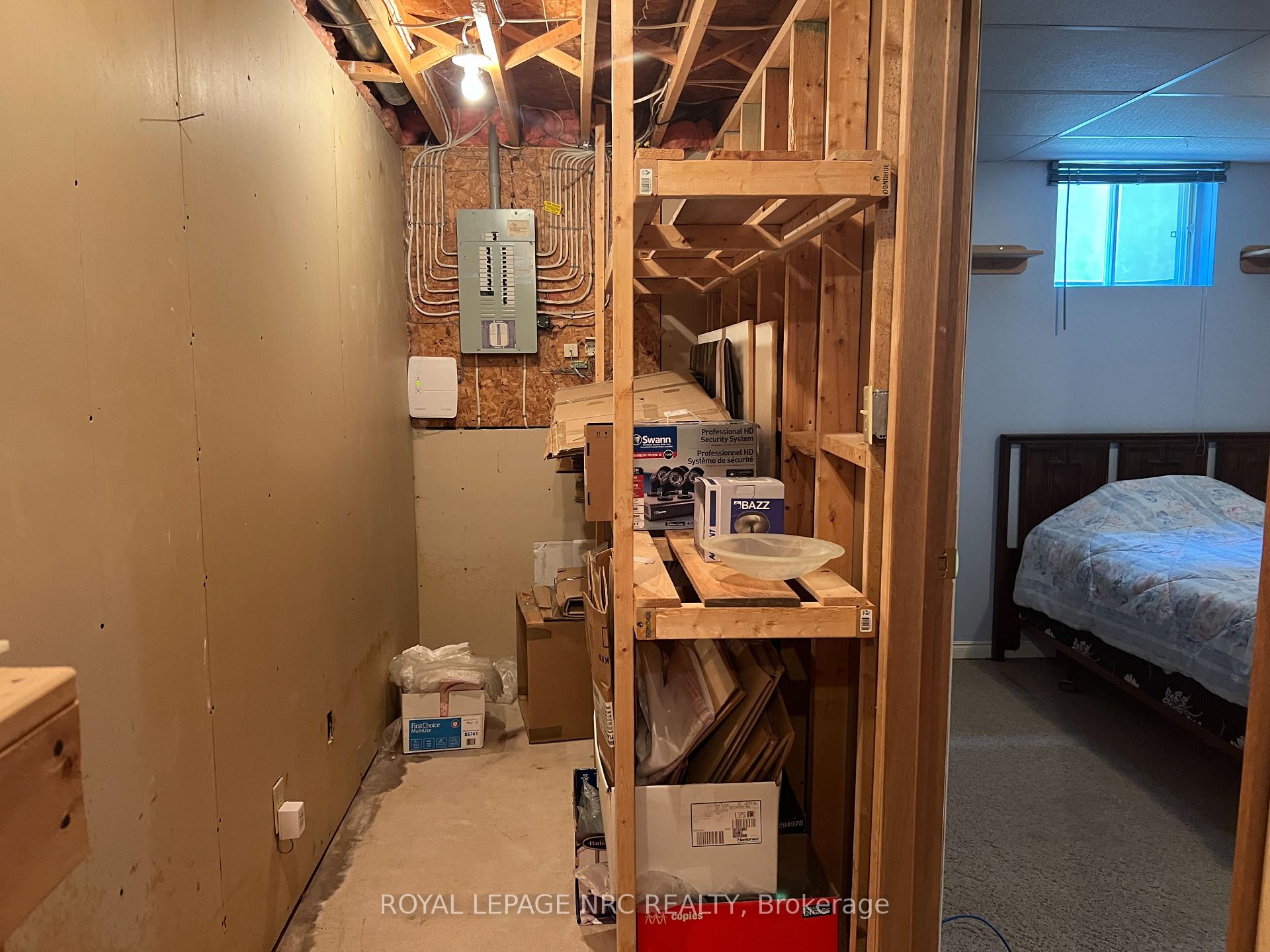 Photo 26 of 46 Andrea Drive, St. Catharines, Rykert/Vansickle — HOMEH