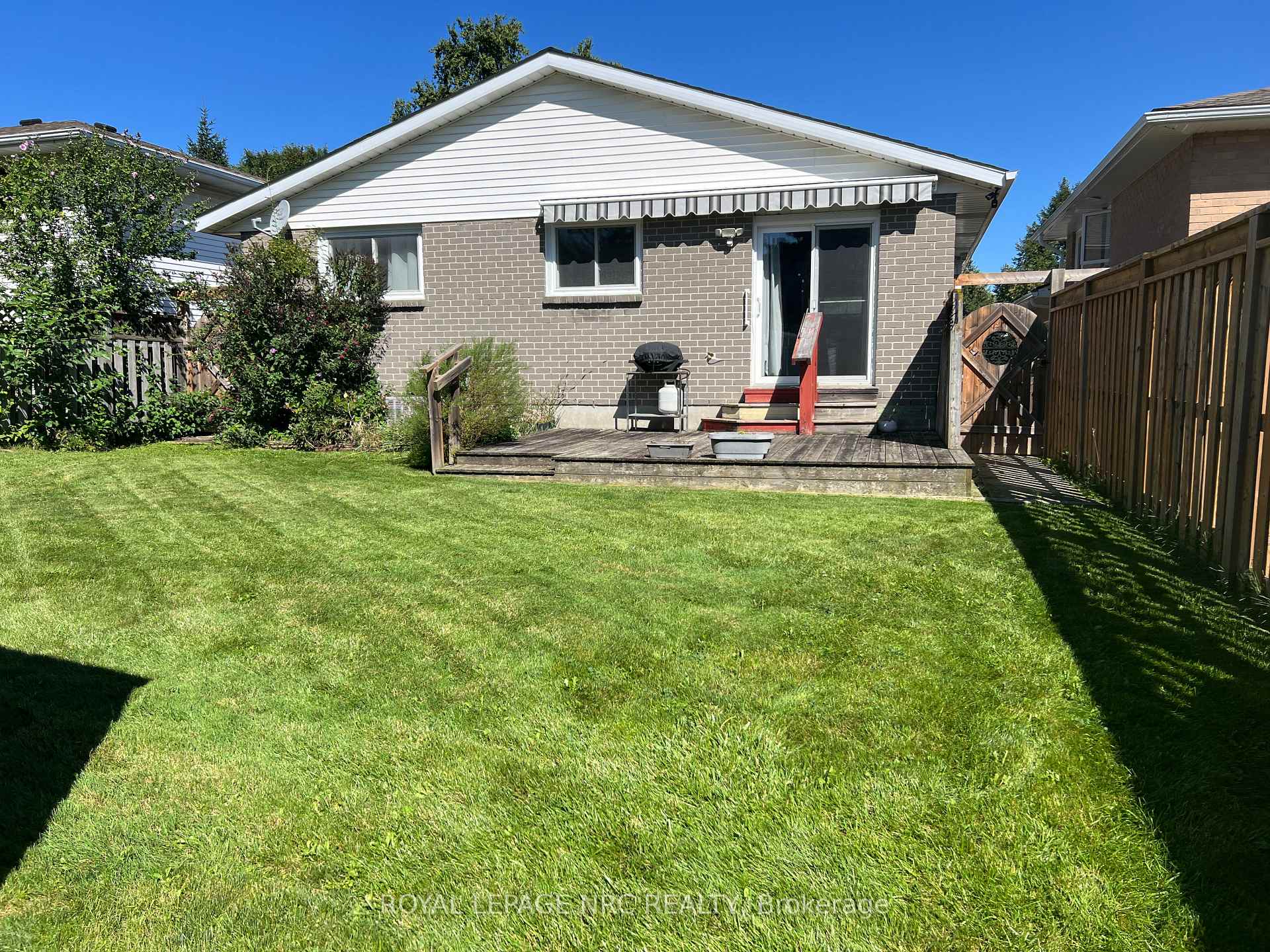 Photo 27 of 46 Andrea Drive, St. Catharines, Rykert/Vansickle — HOMEH