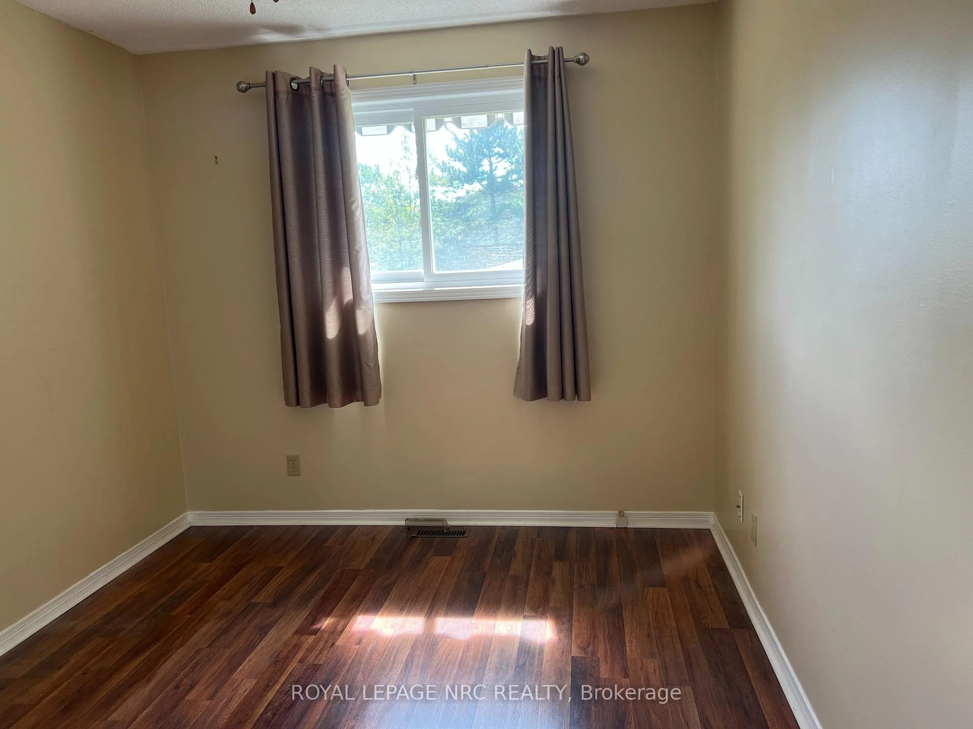 Photo 13 of 46 Andrea Drive, St. Catharines, Rykert/Vansickle — HOMEH