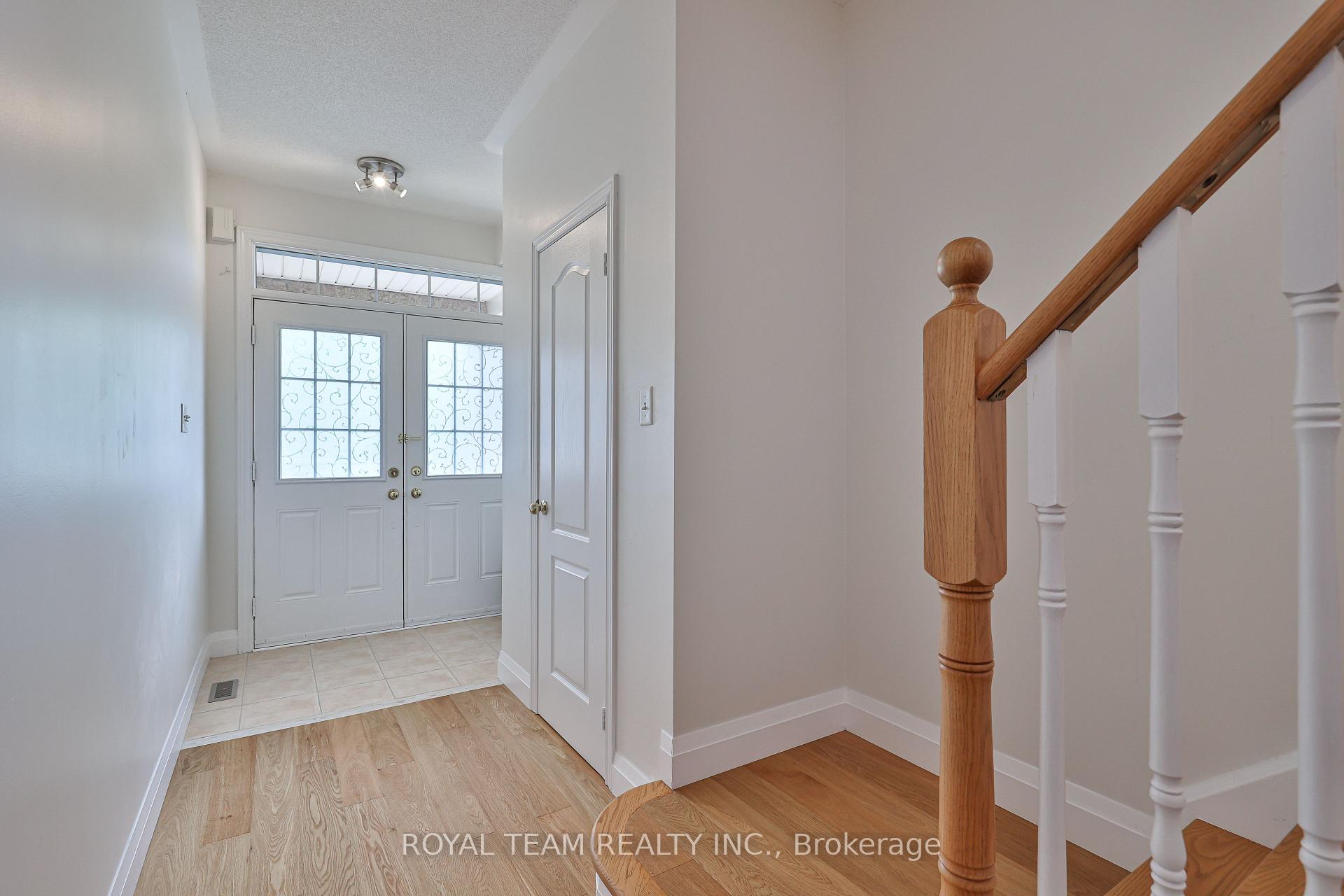 Photo 3 of 12 Spring Arbour Road, Vaughan, Patterson — HOMEH