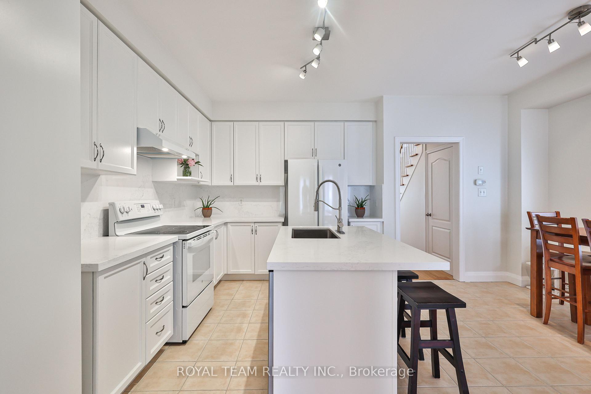 Photo 8 of 12 Spring Arbour Road, Vaughan, Patterson — HOMEH